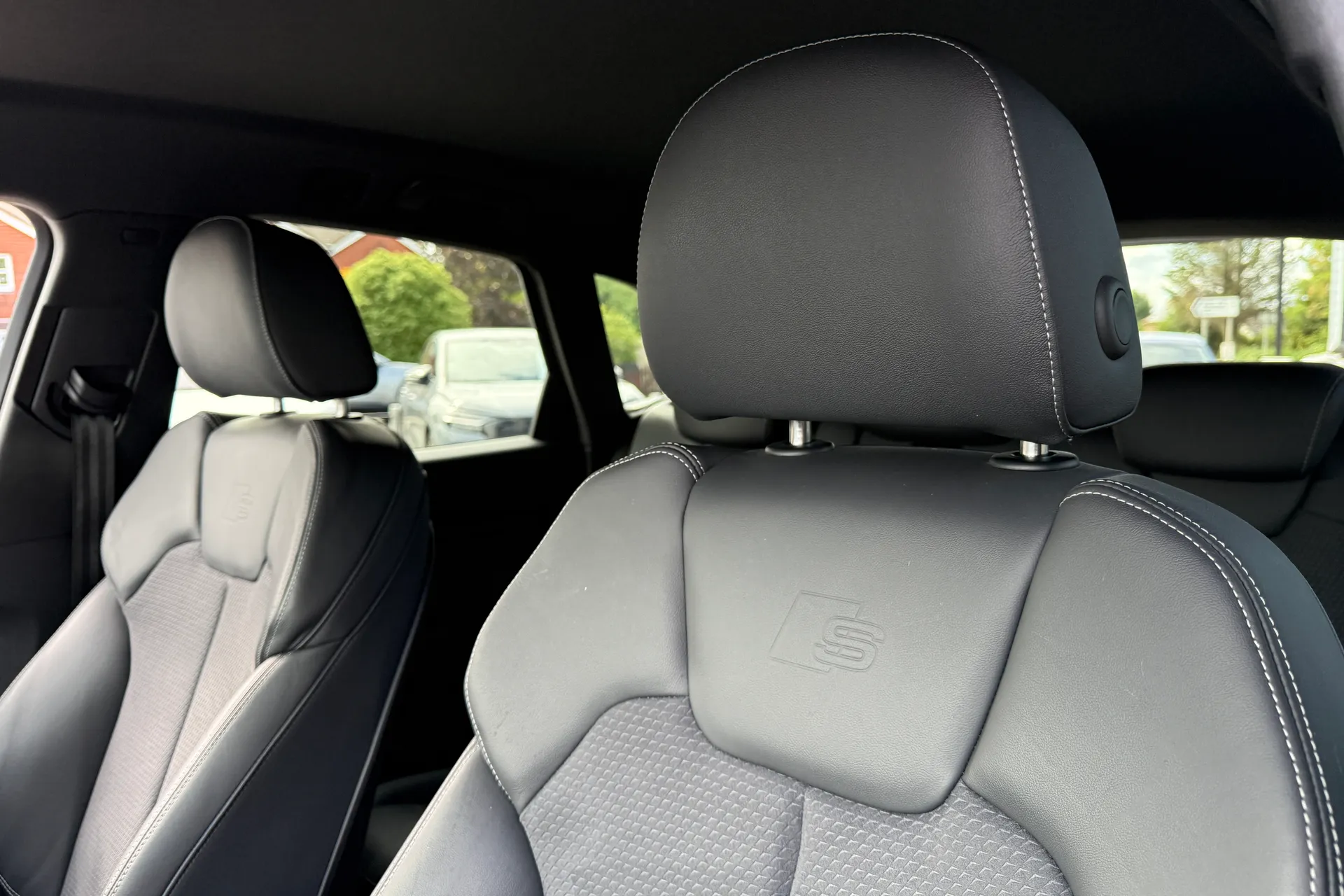 Audi Q5 thumbnail image number 28