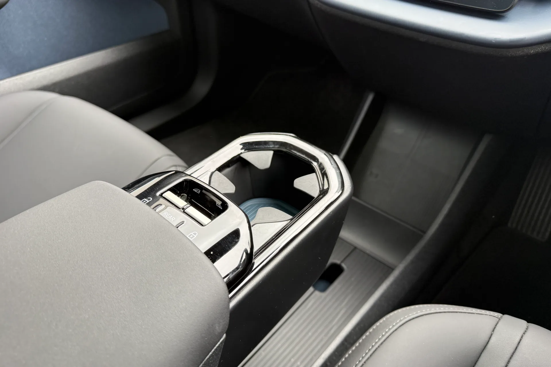 Volvo EX30 thumbnail image number 42