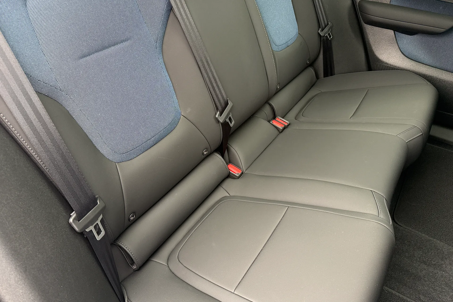 Volvo EX30 thumbnail image number 24