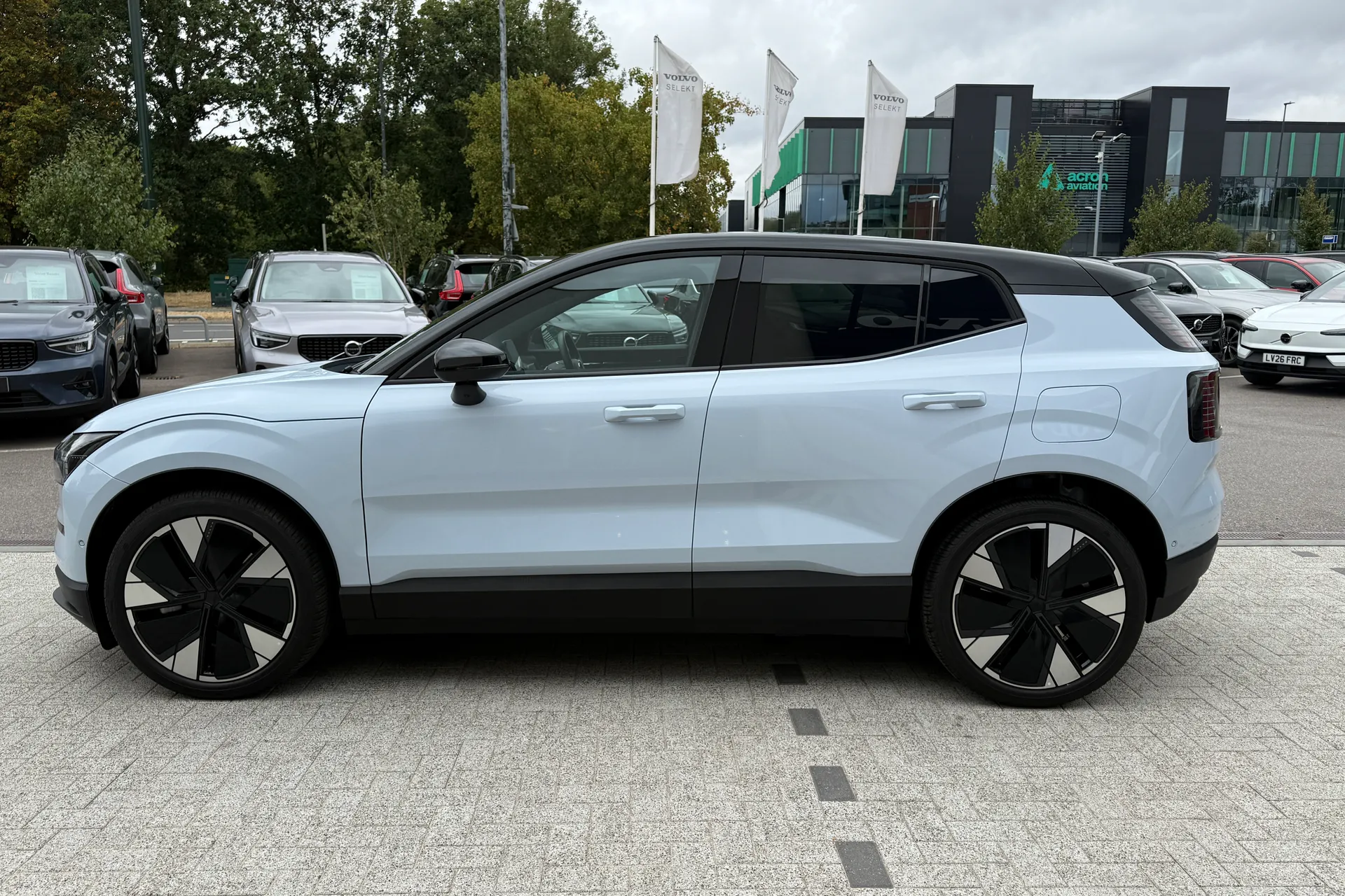 Volvo EX30 thumbnail image number 11