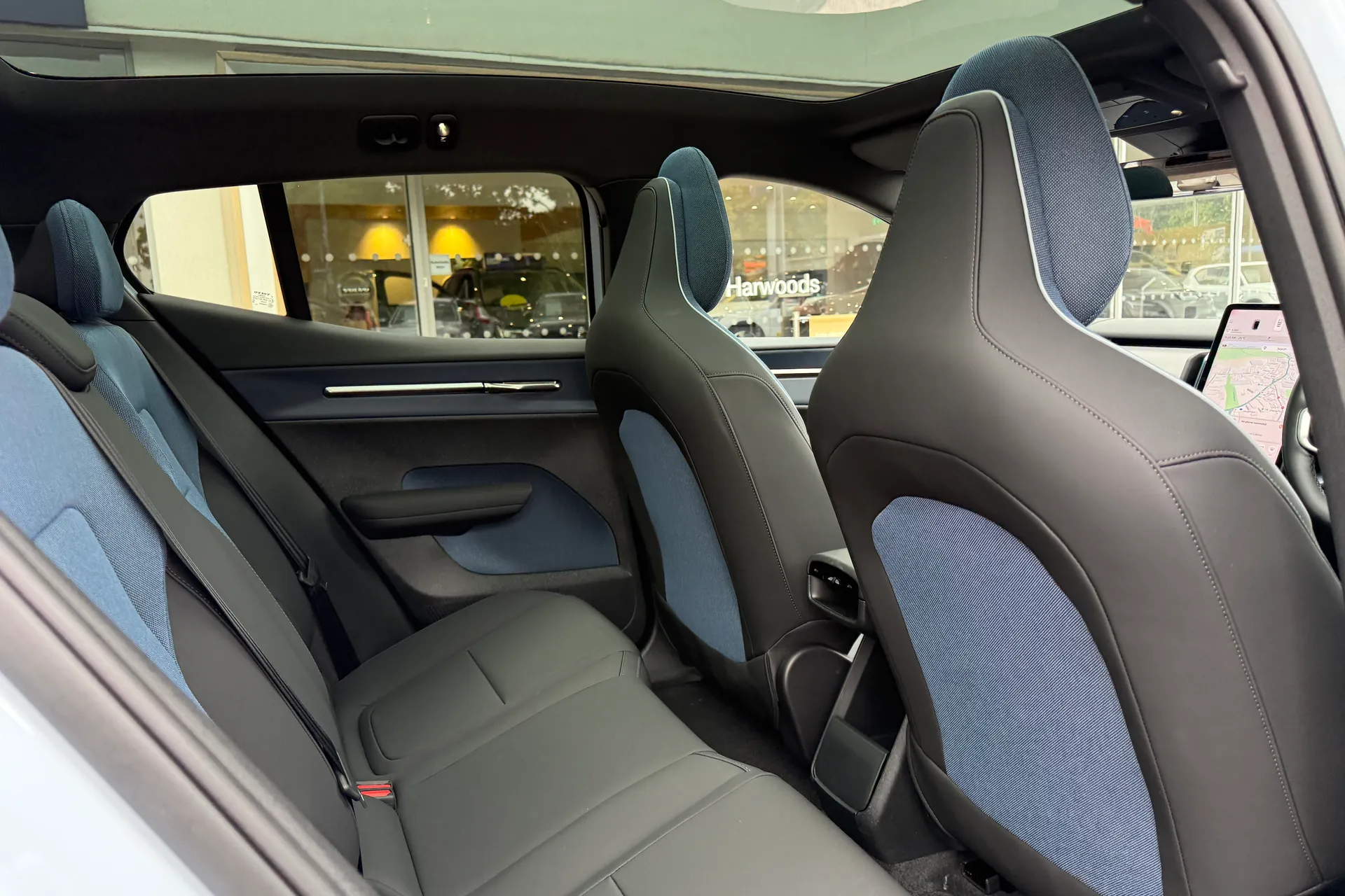 Volvo EX30 thumbnail image number 22