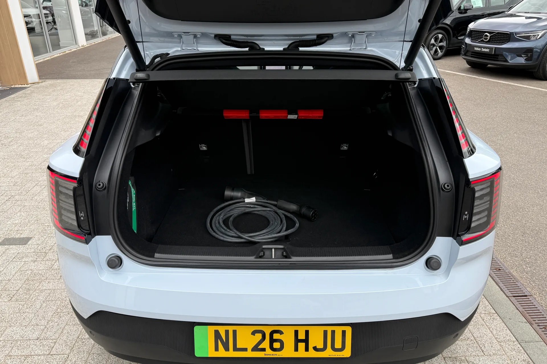 Volvo EX30 thumbnail image number 19