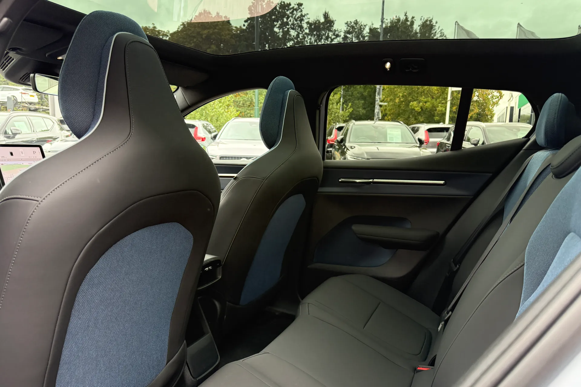 Volvo EX30 thumbnail image number 28
