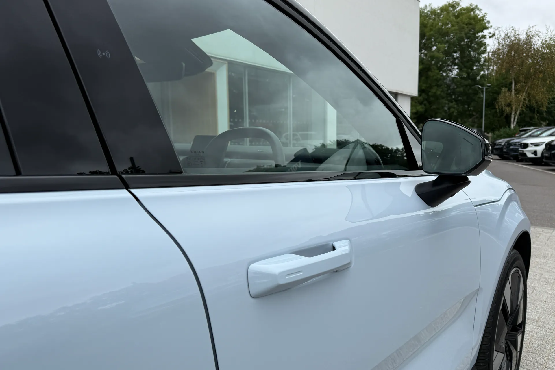 Volvo EX30 thumbnail image number 15