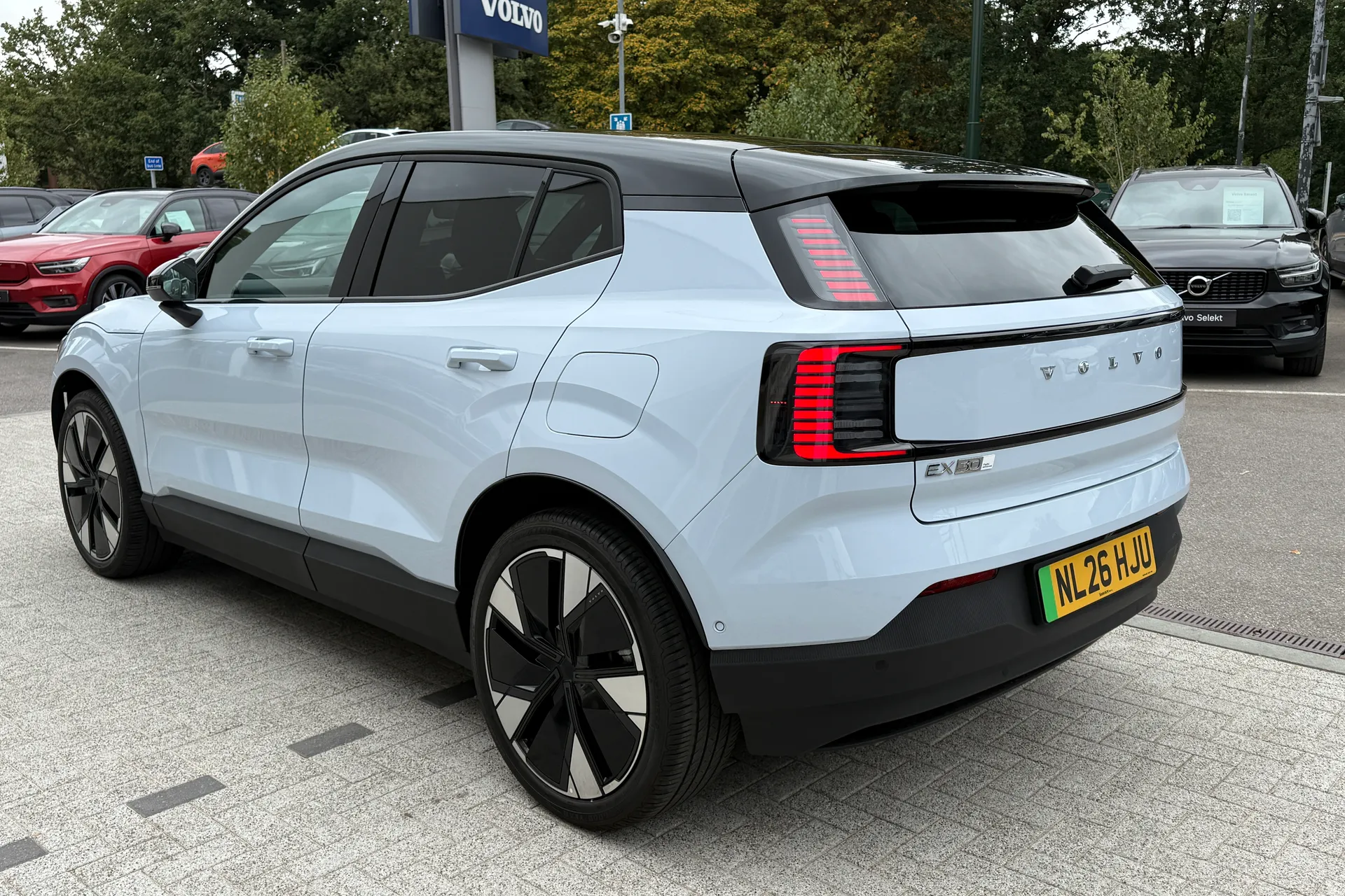 Volvo EX30 thumbnail image number 10