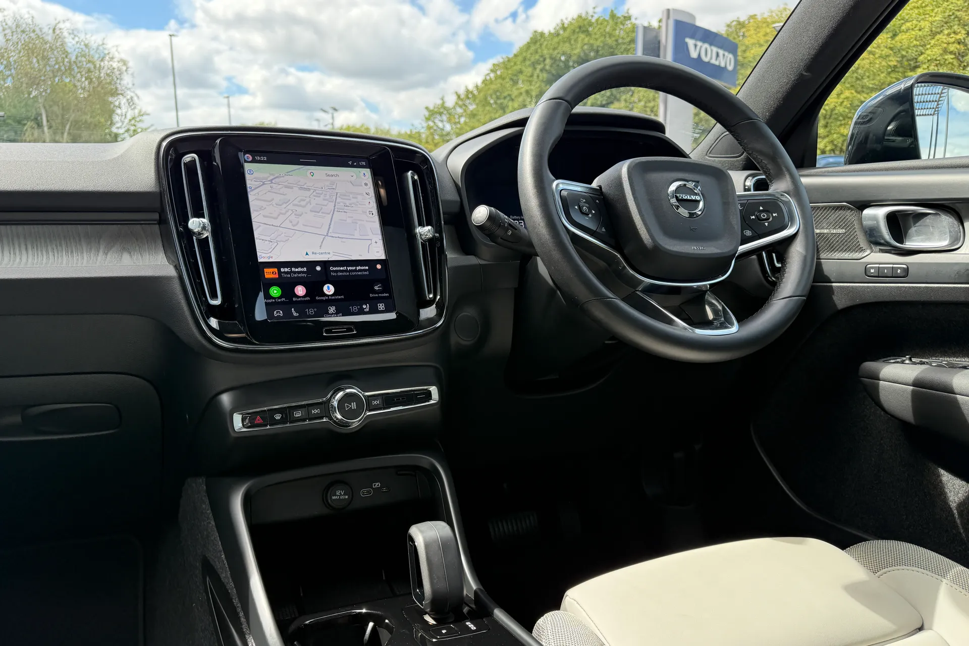 Volvo EX40 thumbnail image number 34