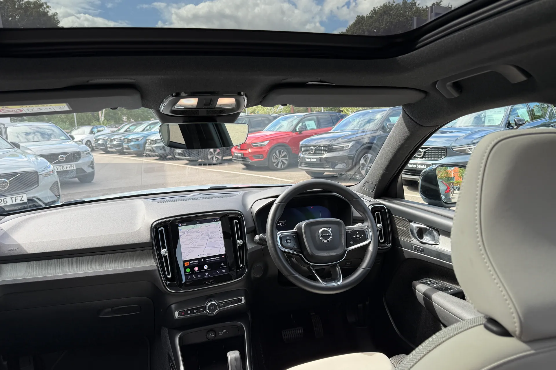 Volvo EX40 thumbnail image number 32