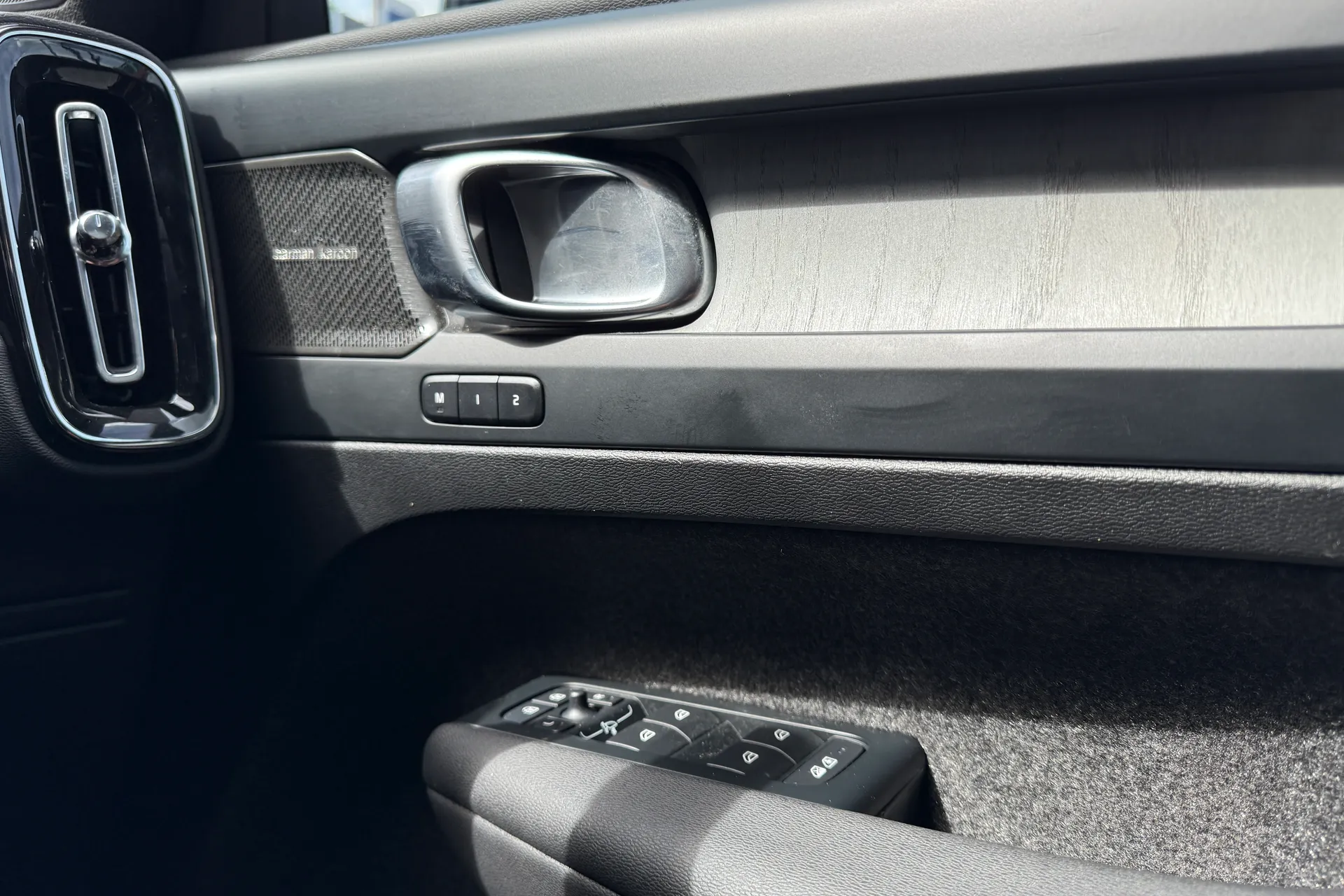 Volvo EX40 thumbnail image number 40