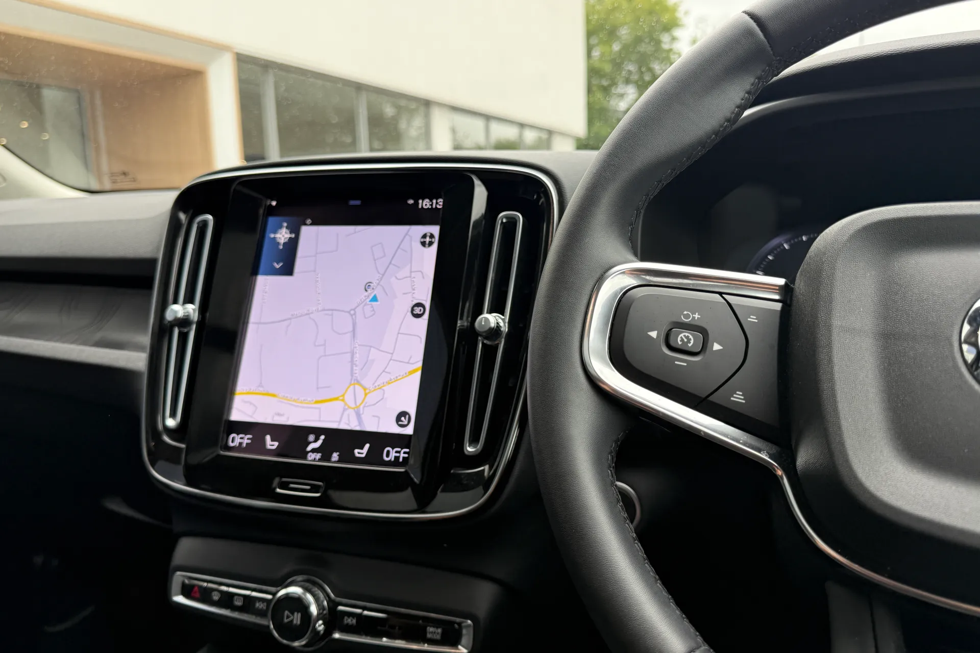 Volvo XC40 thumbnail image number 34