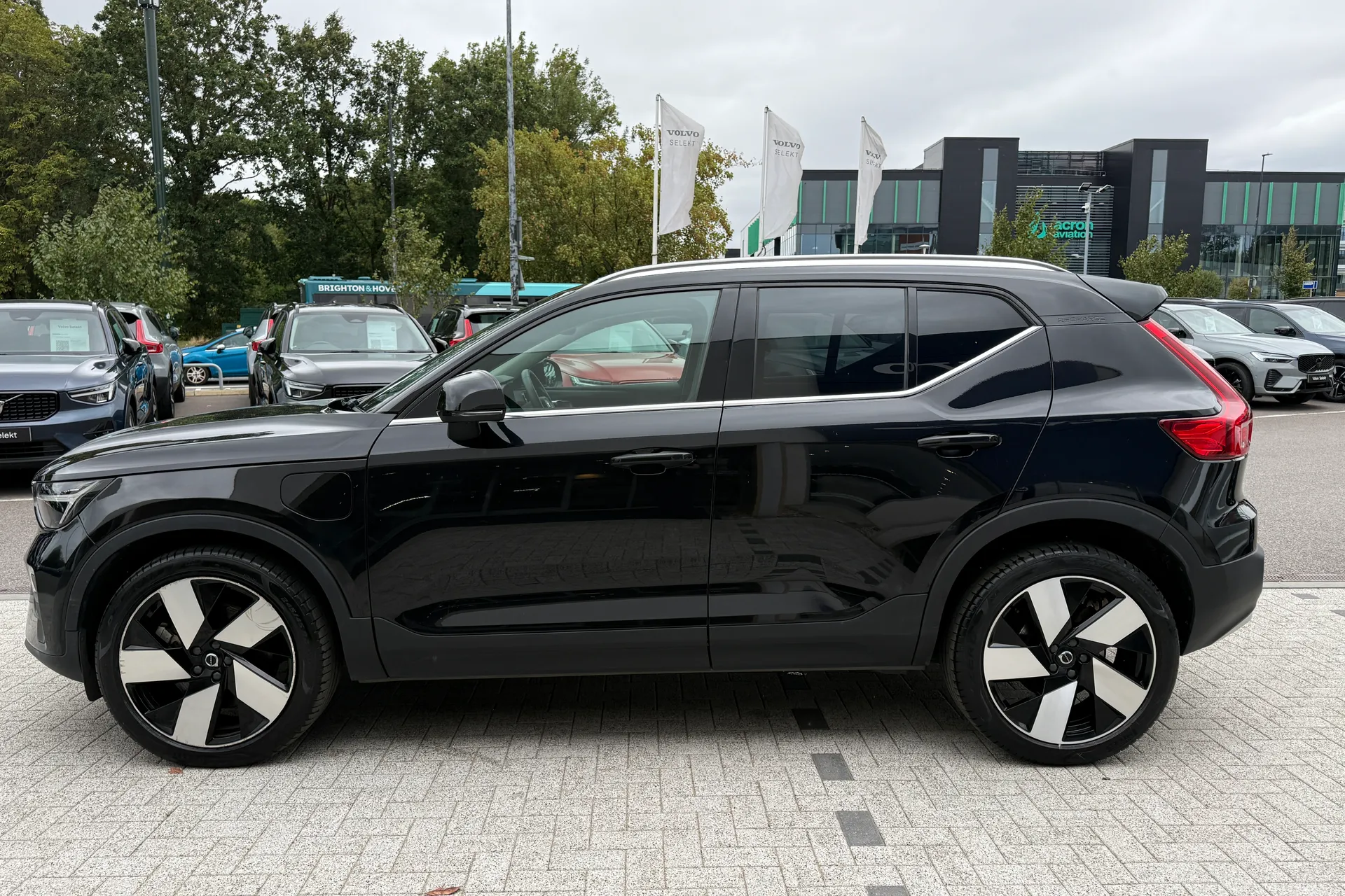 Volvo XC40 thumbnail image number 11