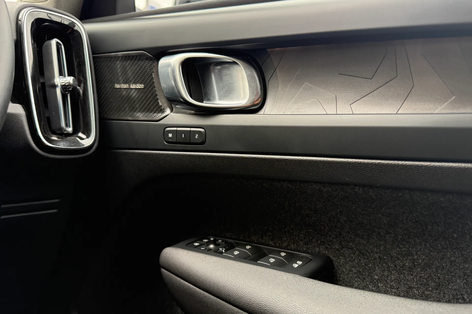 Volvo XC40 thumbnail image number 40