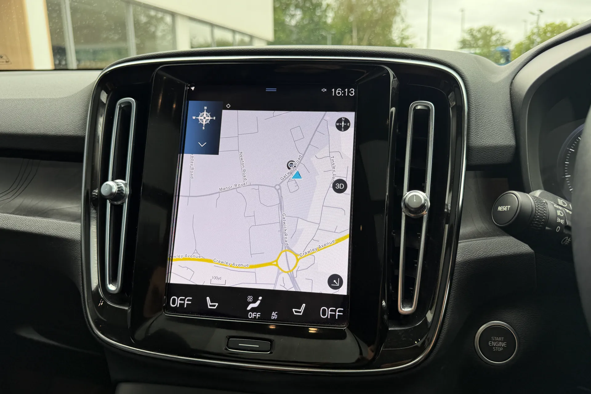 Volvo XC40 thumbnail image number 4