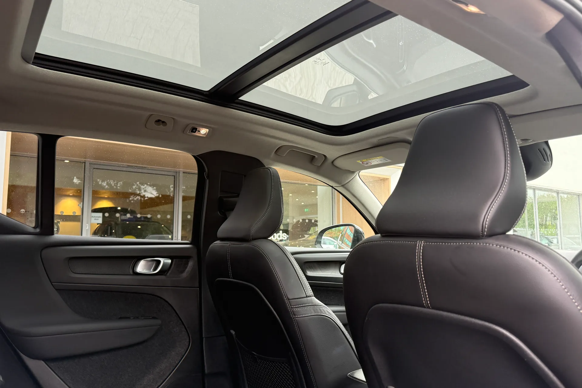 Volvo XC40 thumbnail image number 23