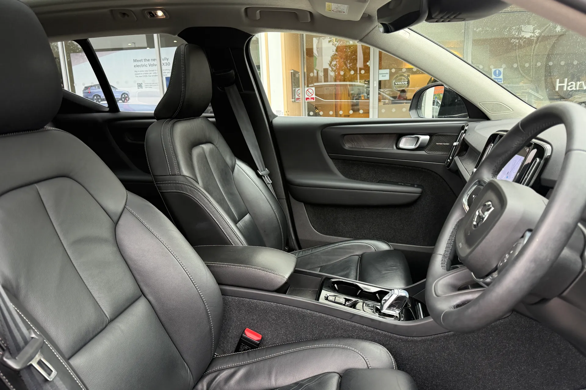 Volvo XC40 thumbnail image number 25