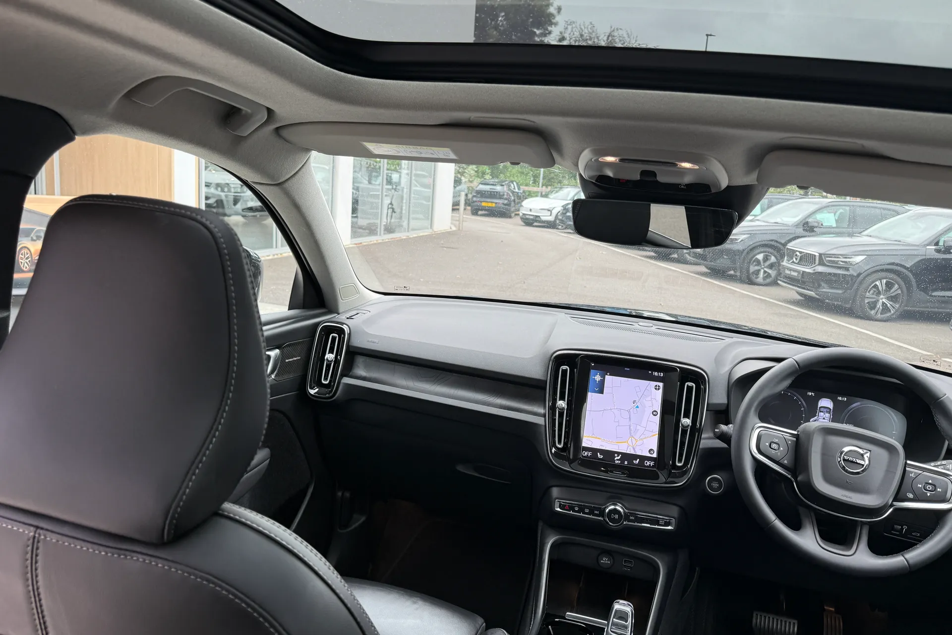 Volvo XC40 thumbnail image number 30