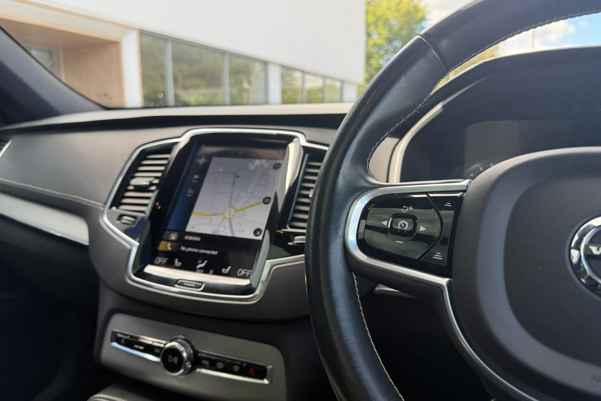 Volvo XC90 thumbnail image number 38