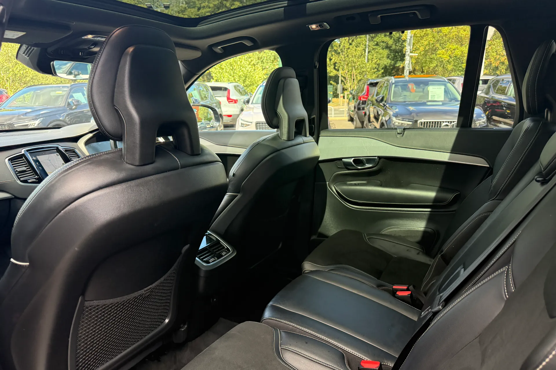 Volvo XC90 thumbnail image number 32