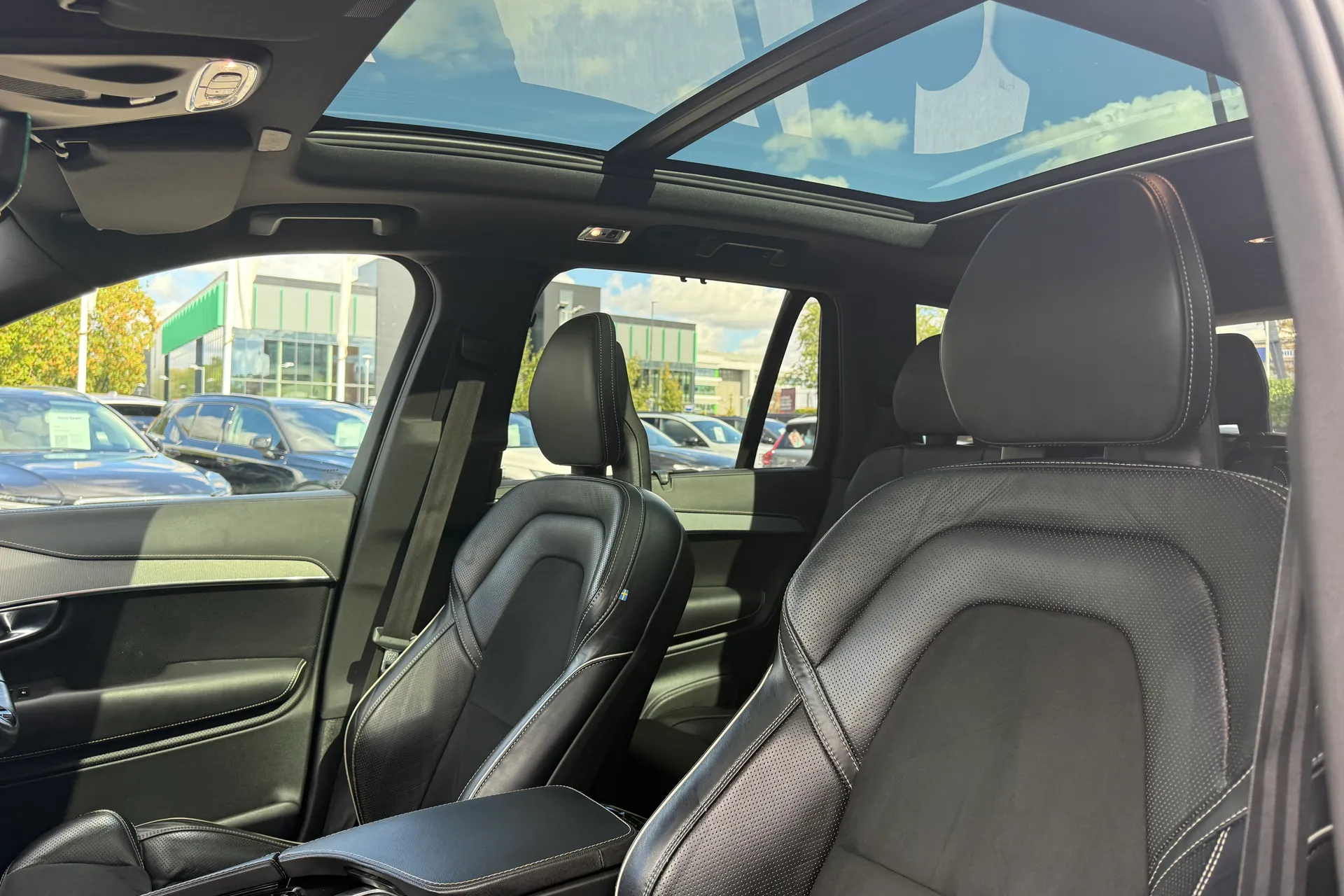 Volvo XC90 thumbnail image number 31