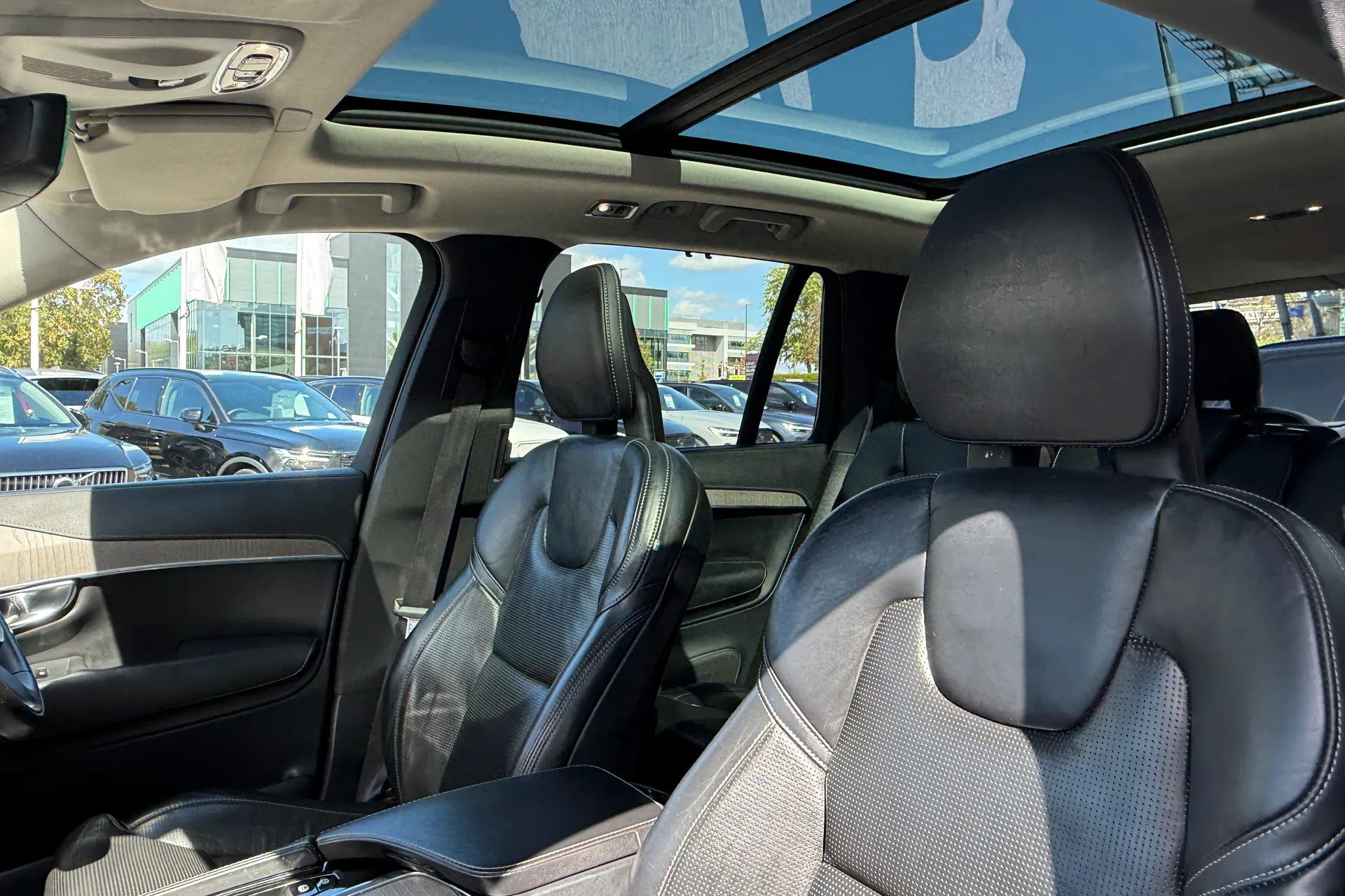 Volvo XC90 thumbnail image number 31