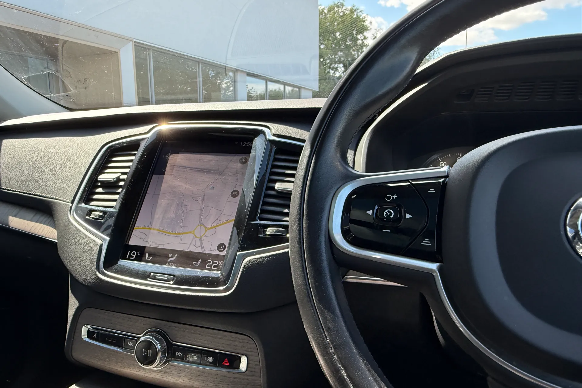 Volvo XC90 thumbnail image number 38