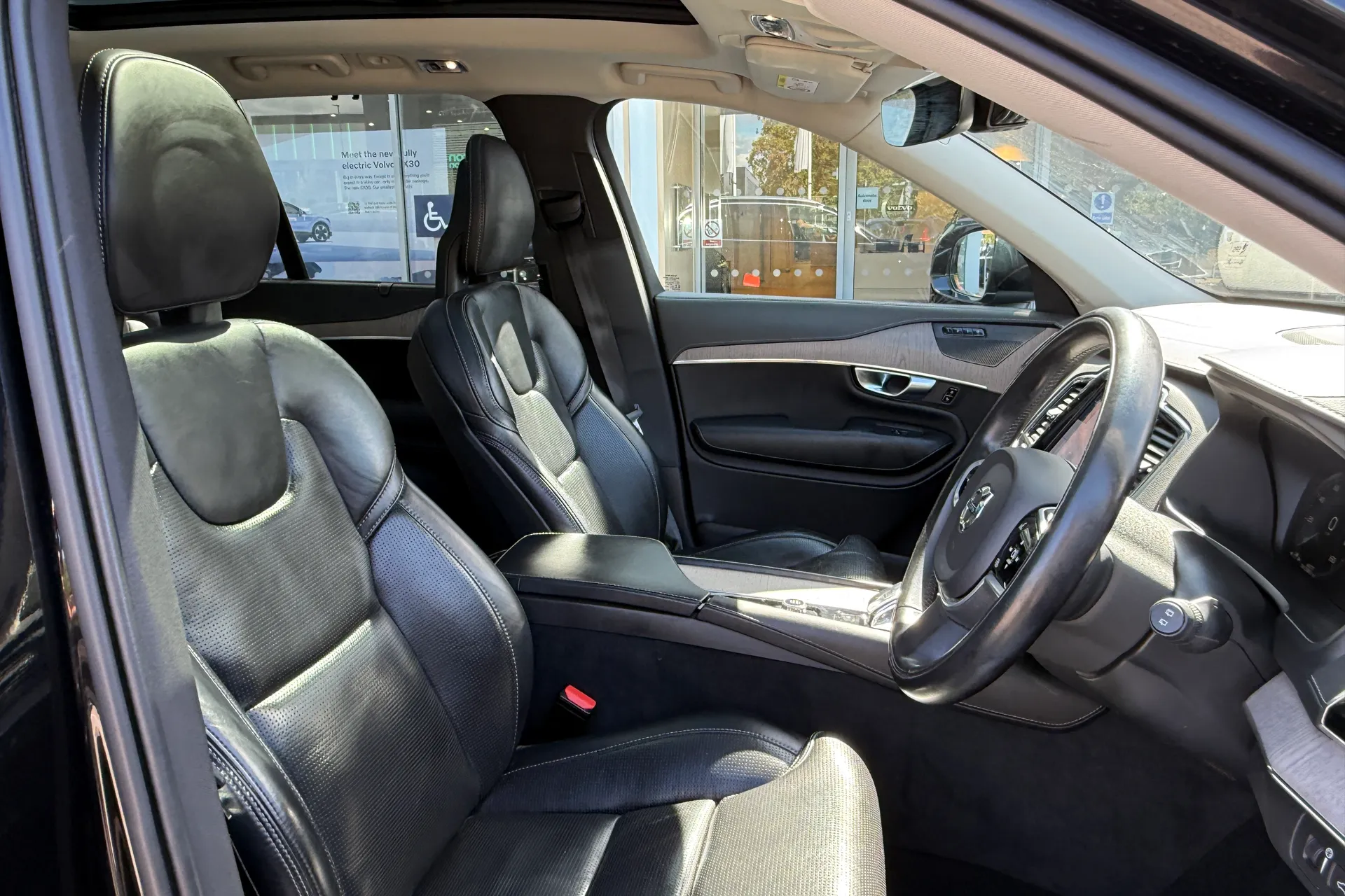 Volvo XC90 thumbnail image number 29