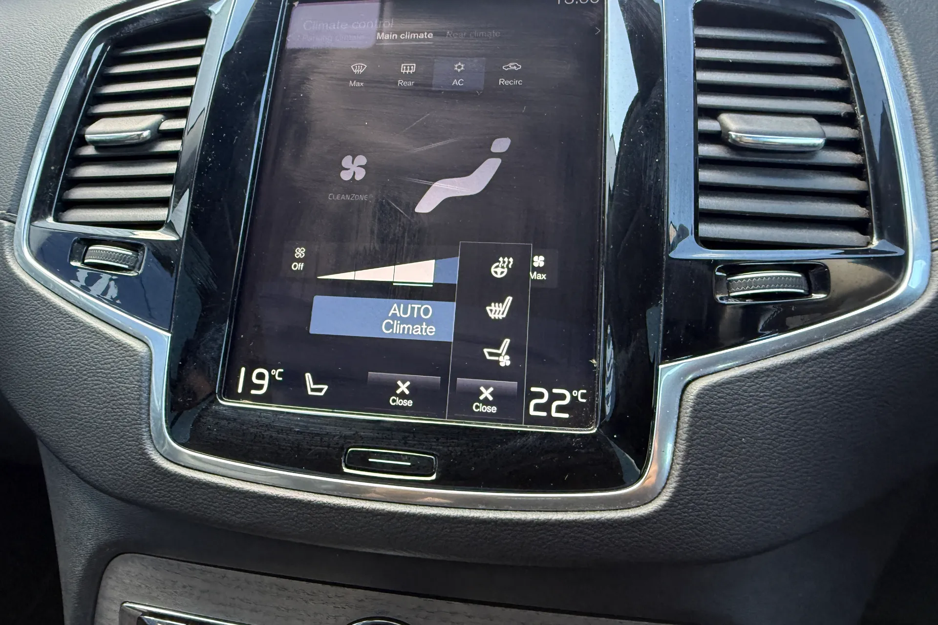 Volvo XC90 thumbnail image number 41
