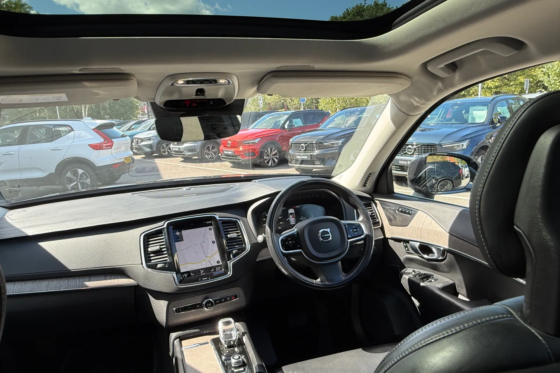 Volvo XC90 thumbnail image number 35