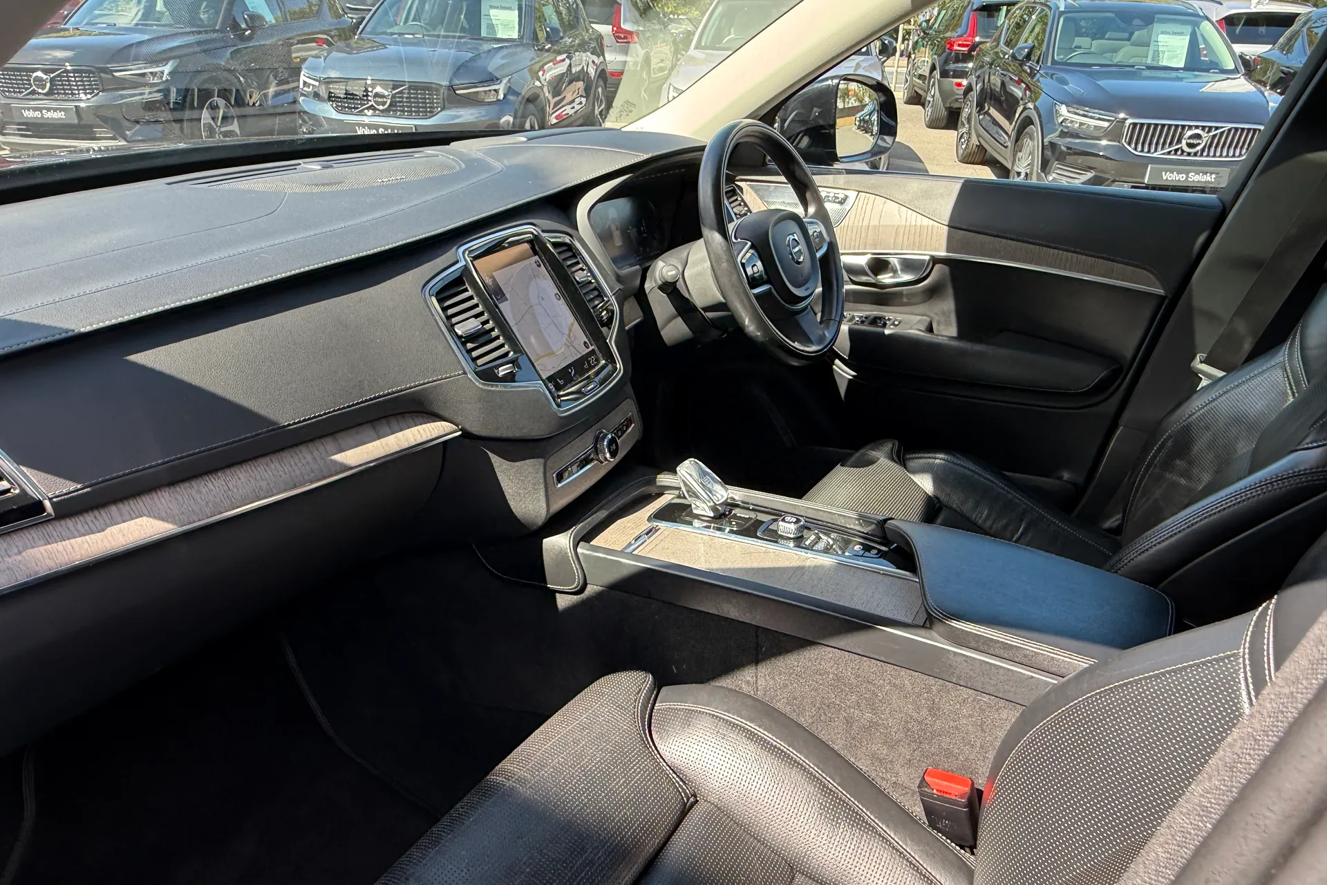 Volvo XC90 thumbnail image number 30