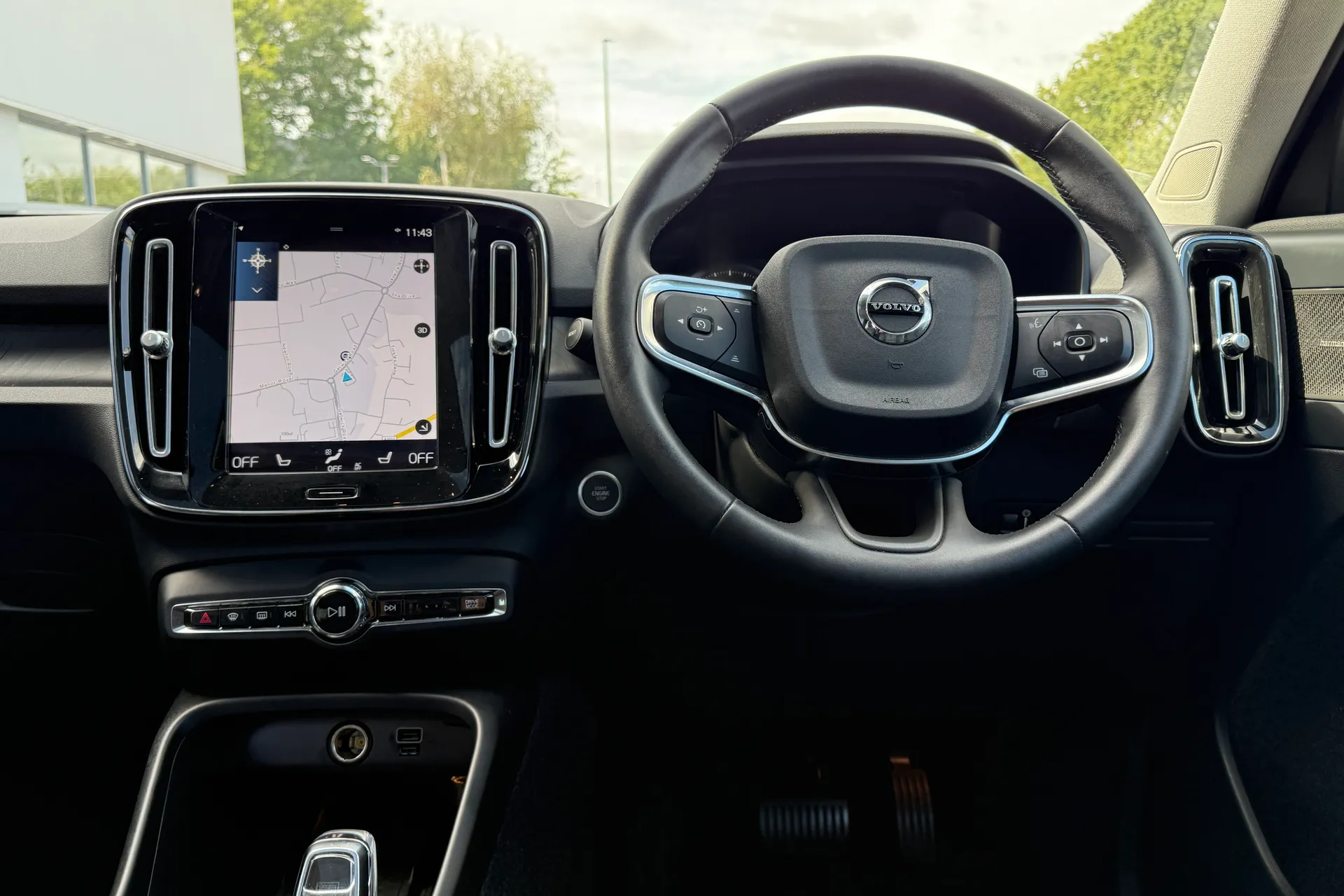 Volvo XC40 thumbnail image number 32
