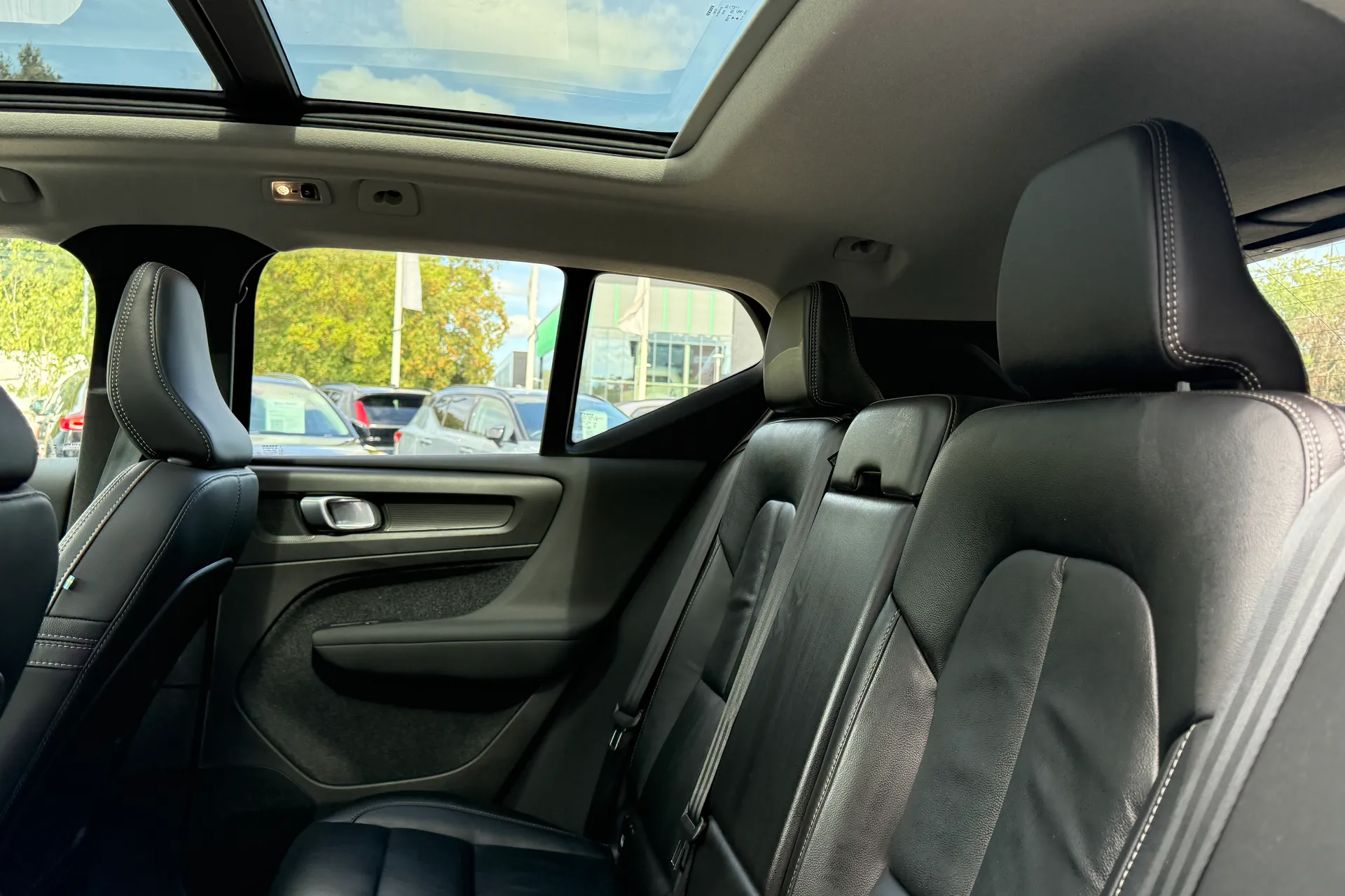 Volvo XC40 thumbnail image number 29