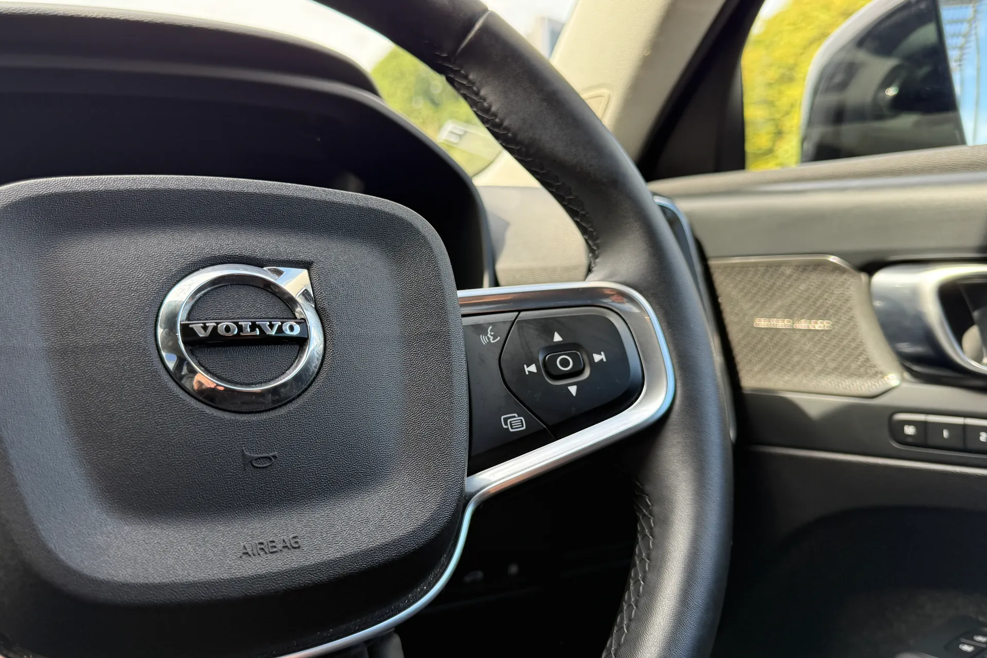 Volvo XC40 thumbnail image number 35