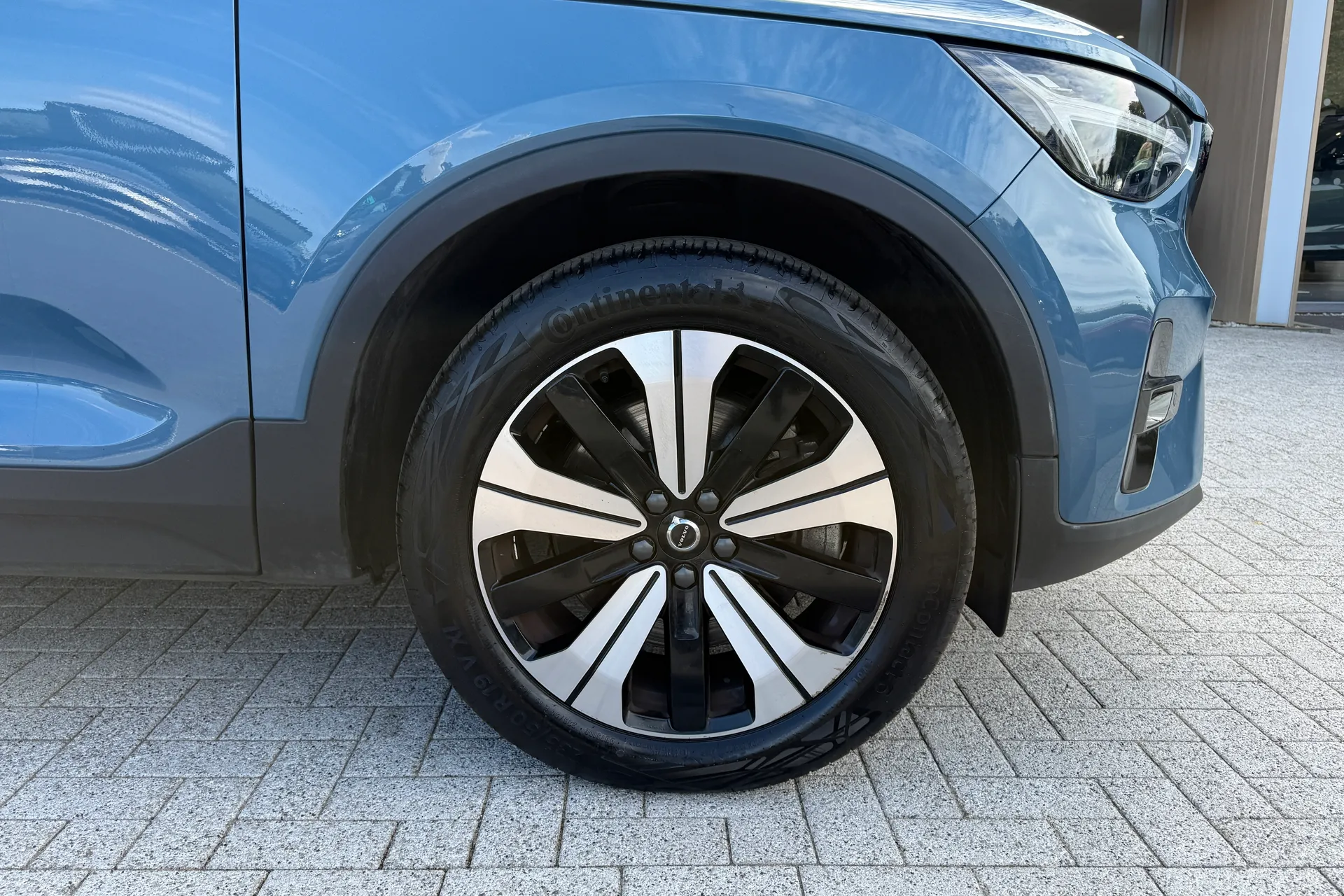 Volvo XC40 thumbnail image number 14