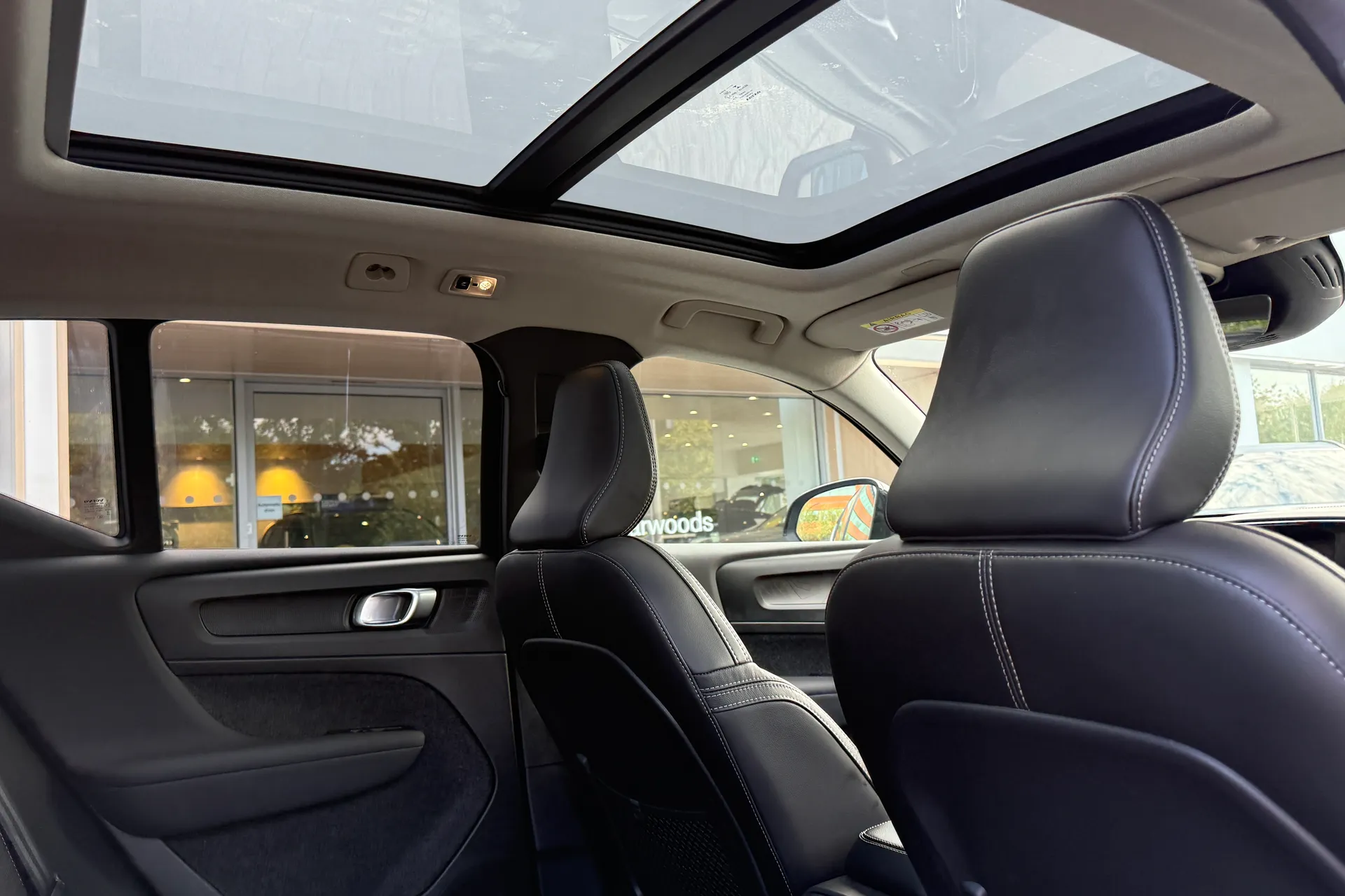 Volvo XC40 thumbnail image number 23