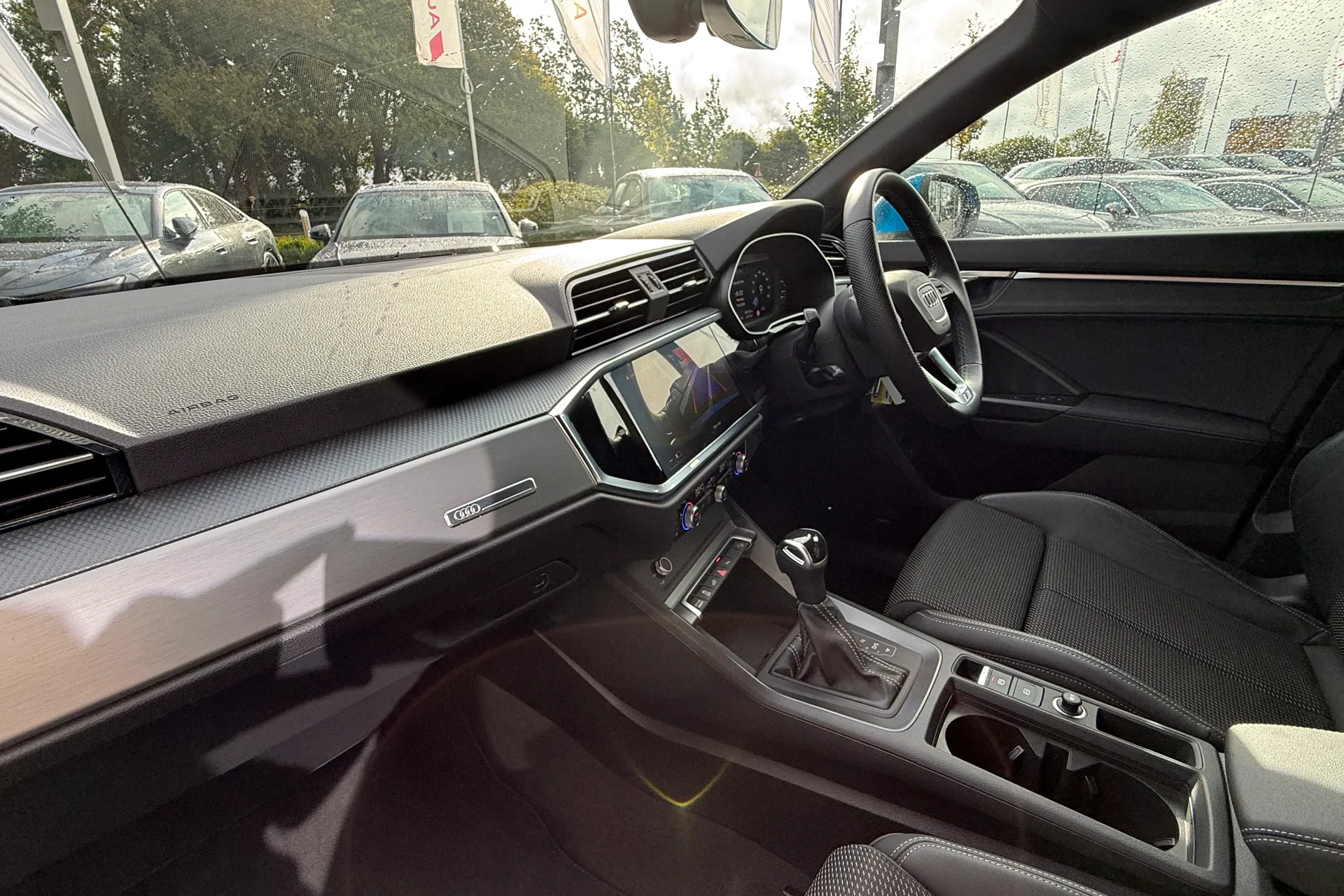 Audi Q3 thumbnail image number 41