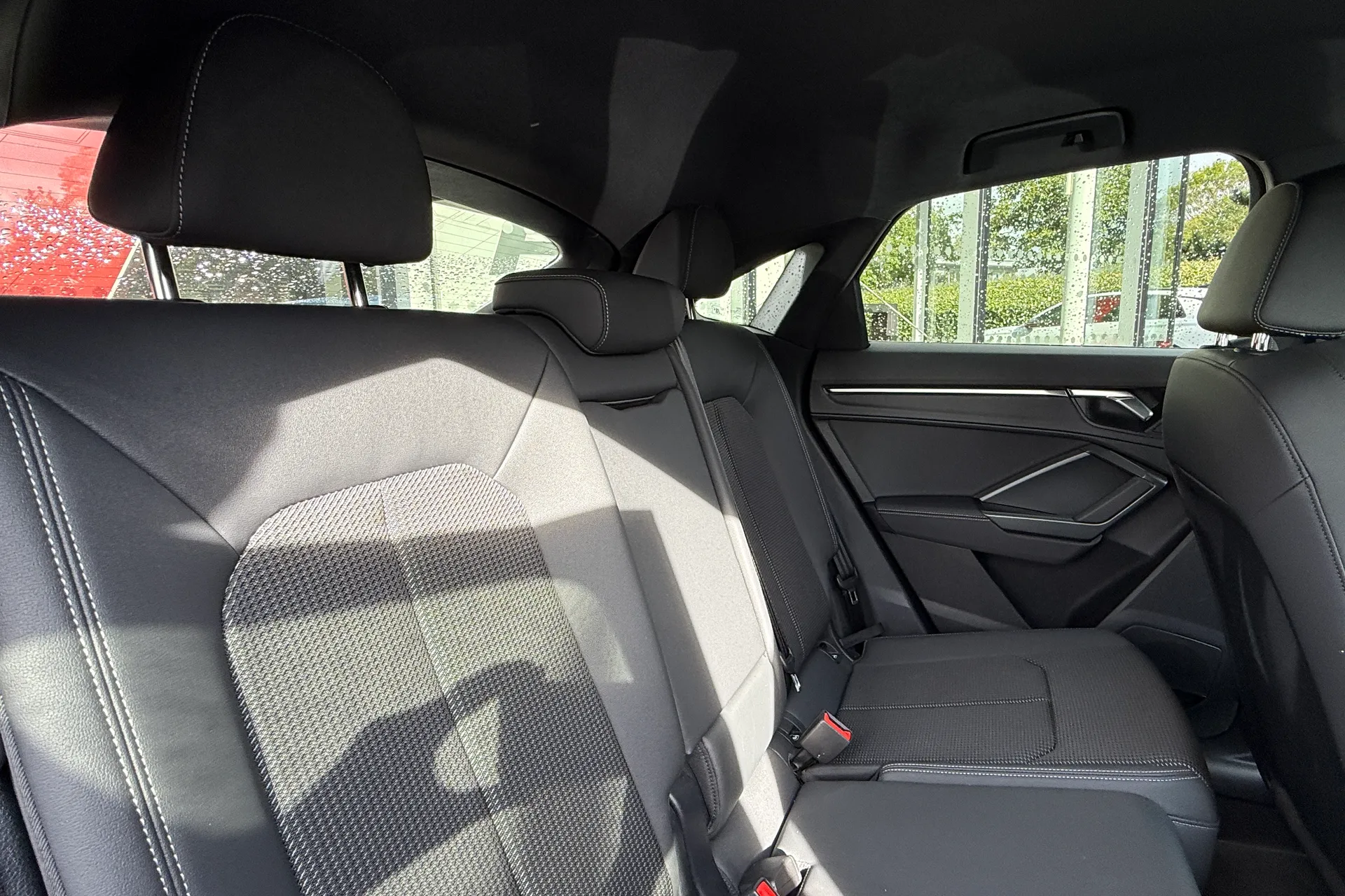 Audi Q3 thumbnail image number 39