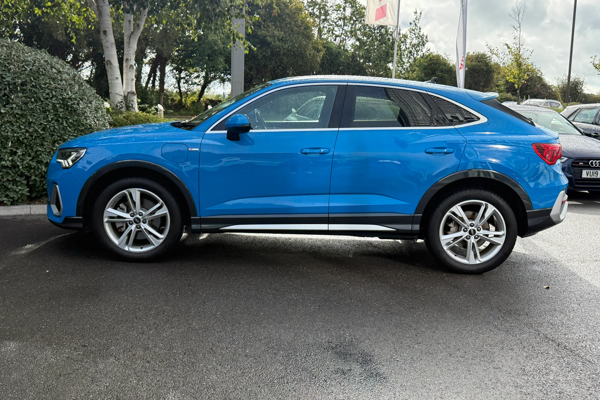 Audi Q3 thumbnail image number 12