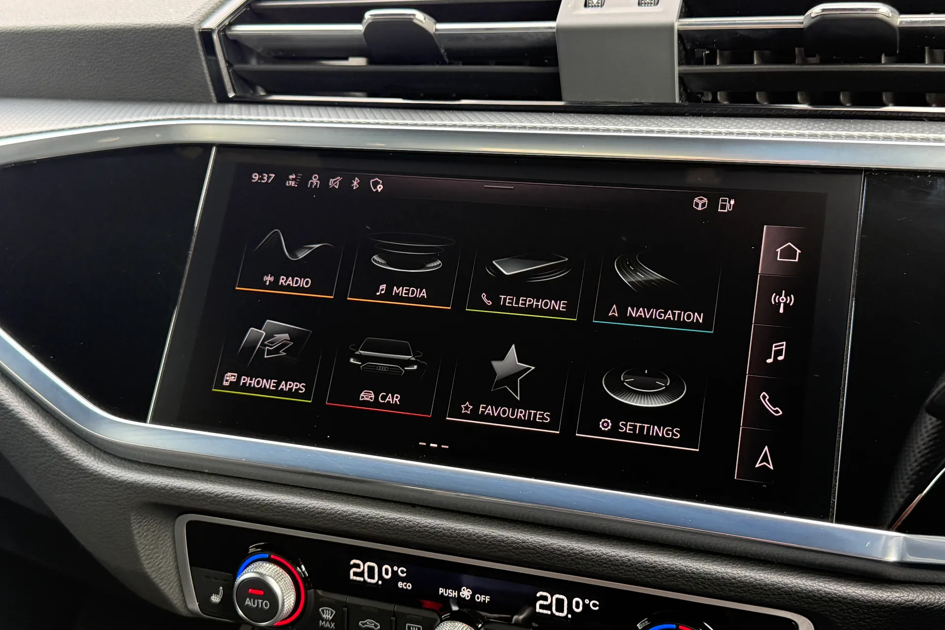 Audi Q3 thumbnail image number 27