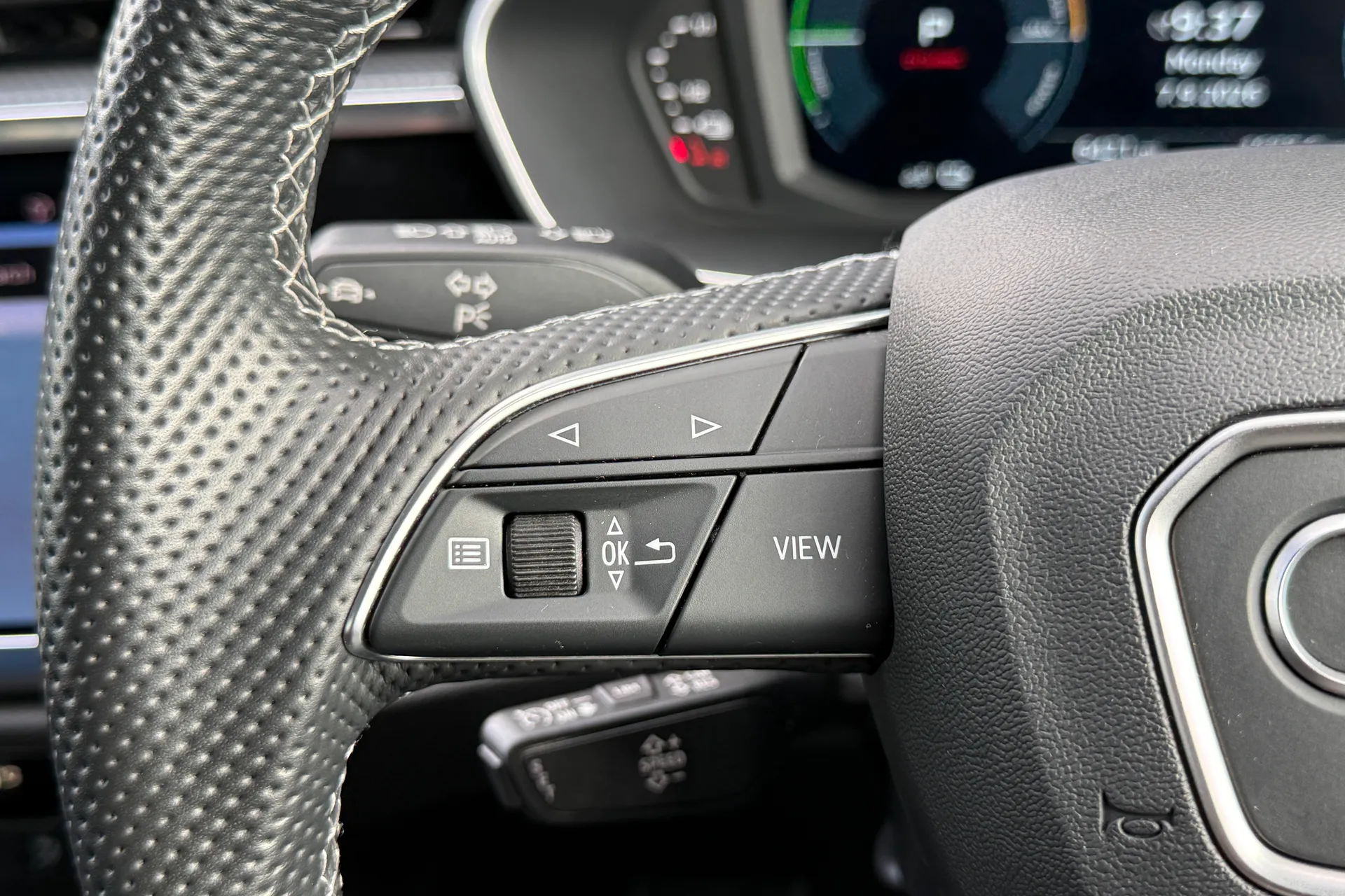 Audi Q3 thumbnail image number 49