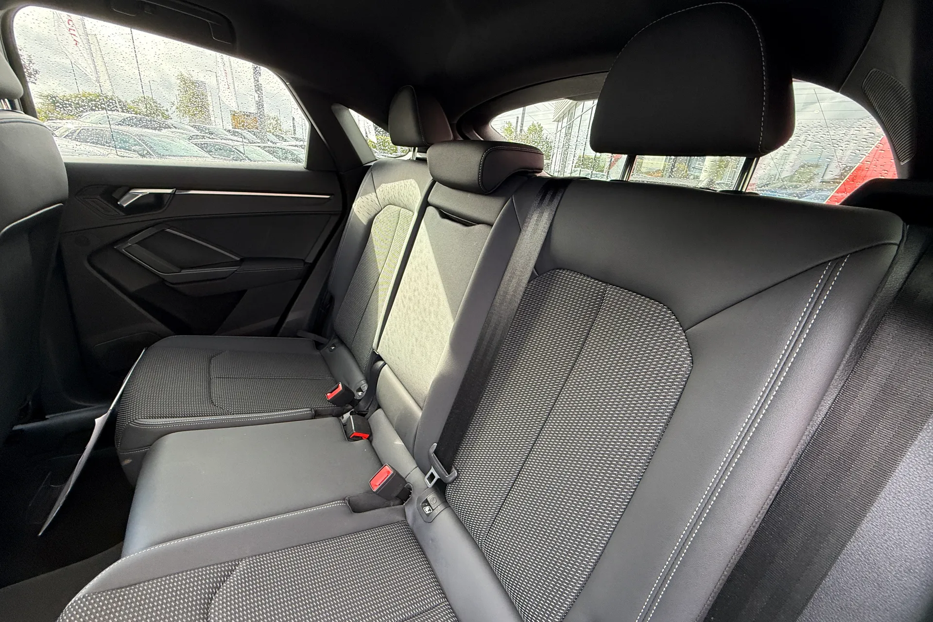 Audi Q3 thumbnail image number 45