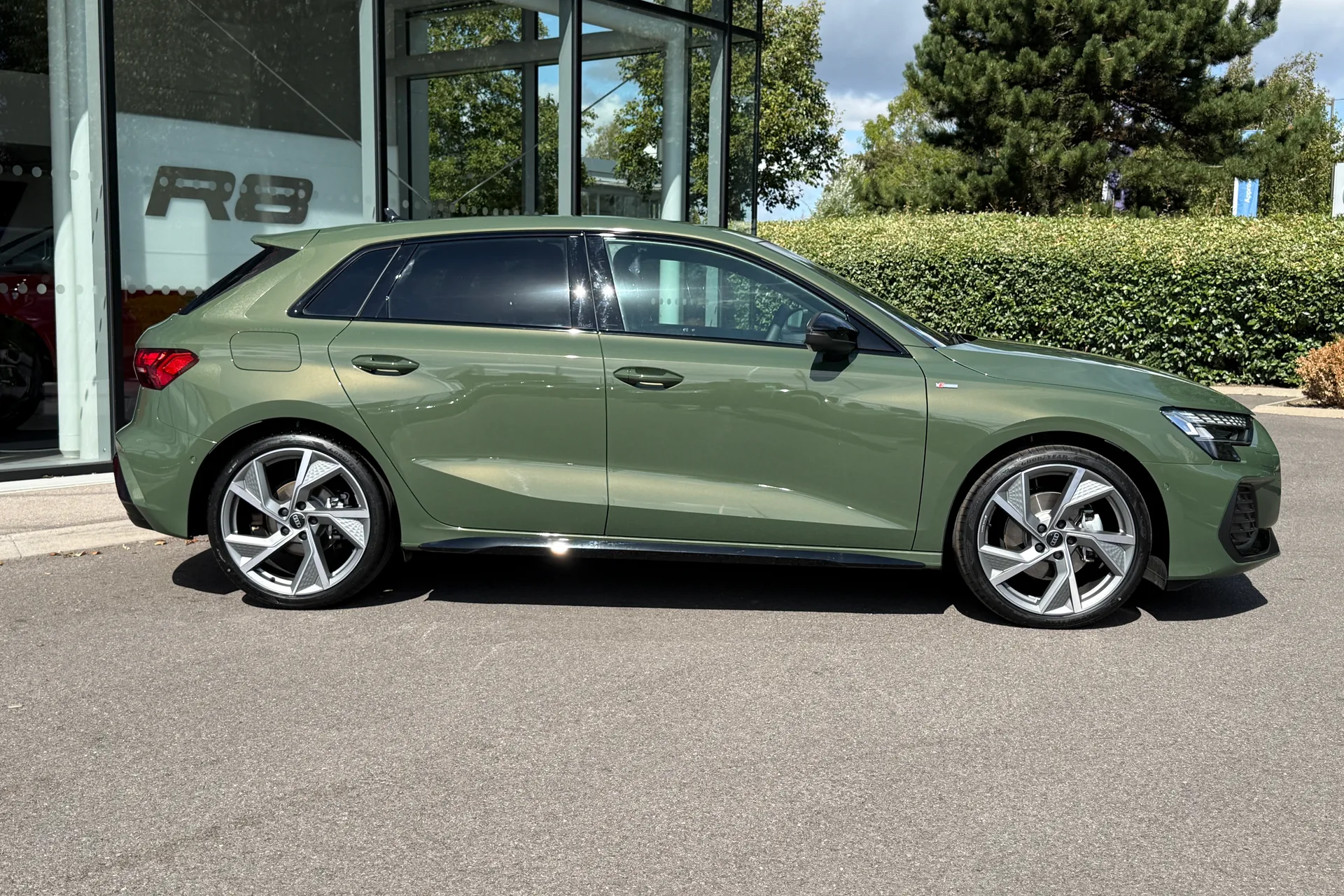 Audi A3 thumbnail image number 2