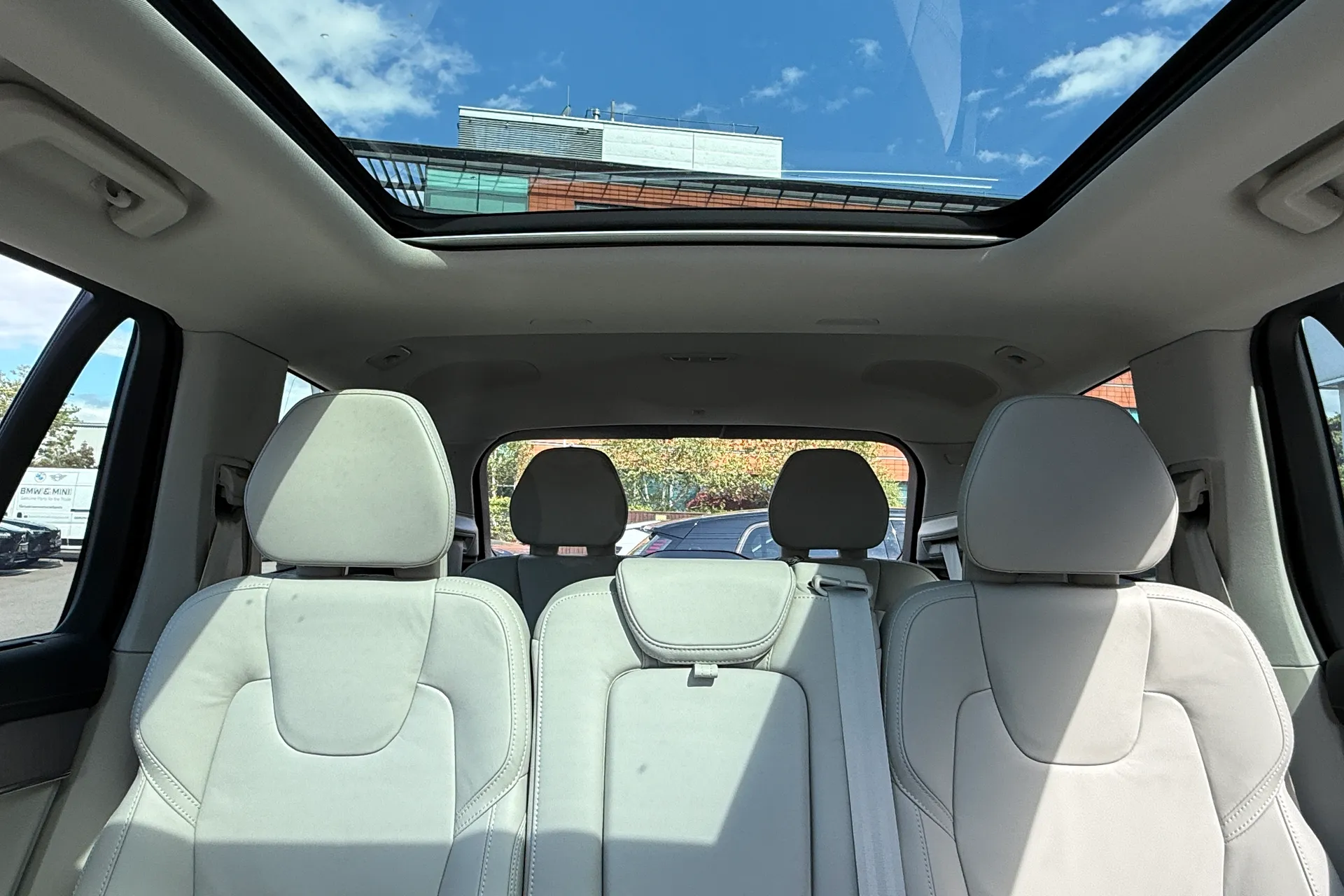 Volvo XC90 thumbnail image number 37