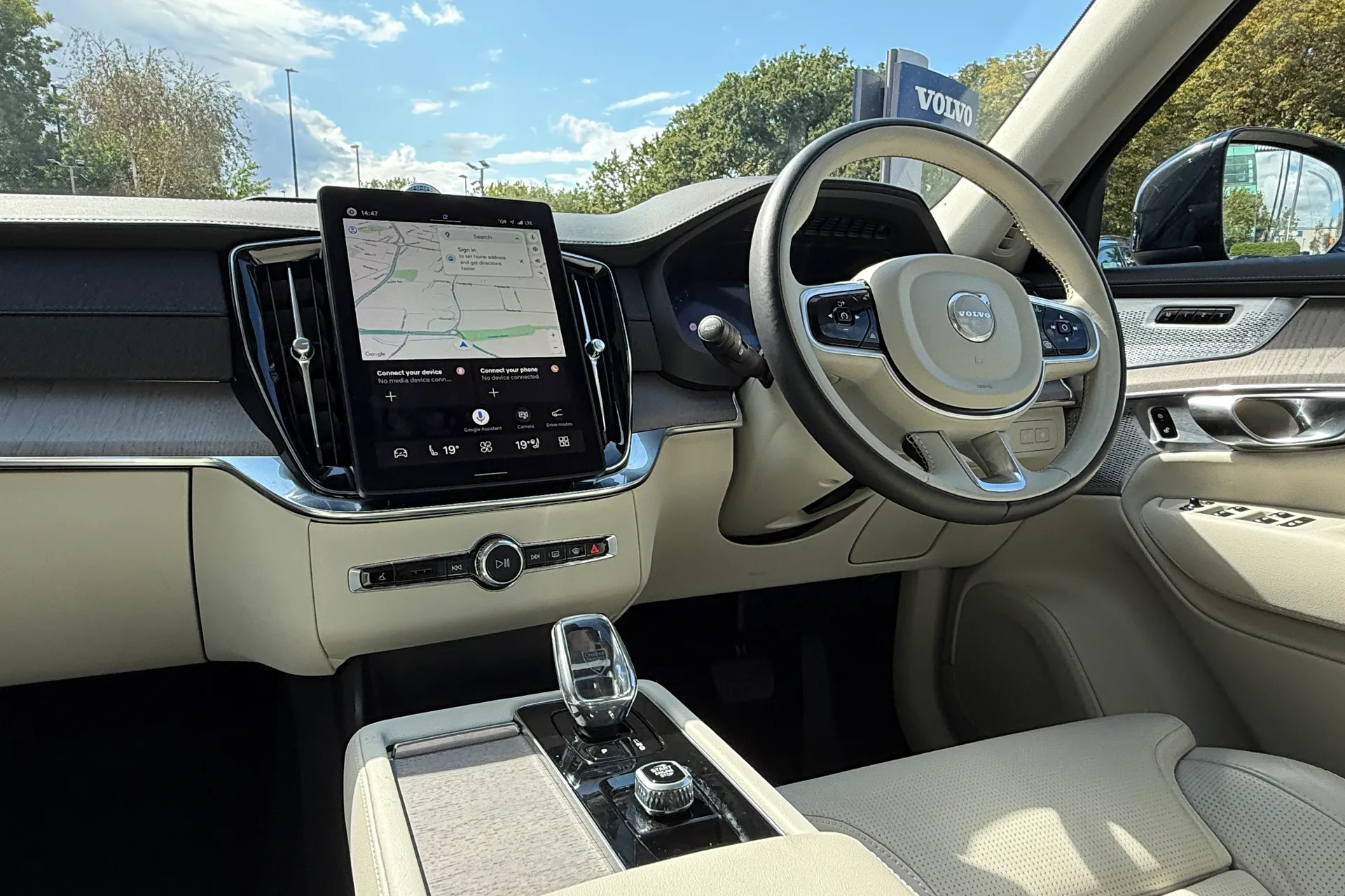 Volvo XC90 thumbnail image number 36