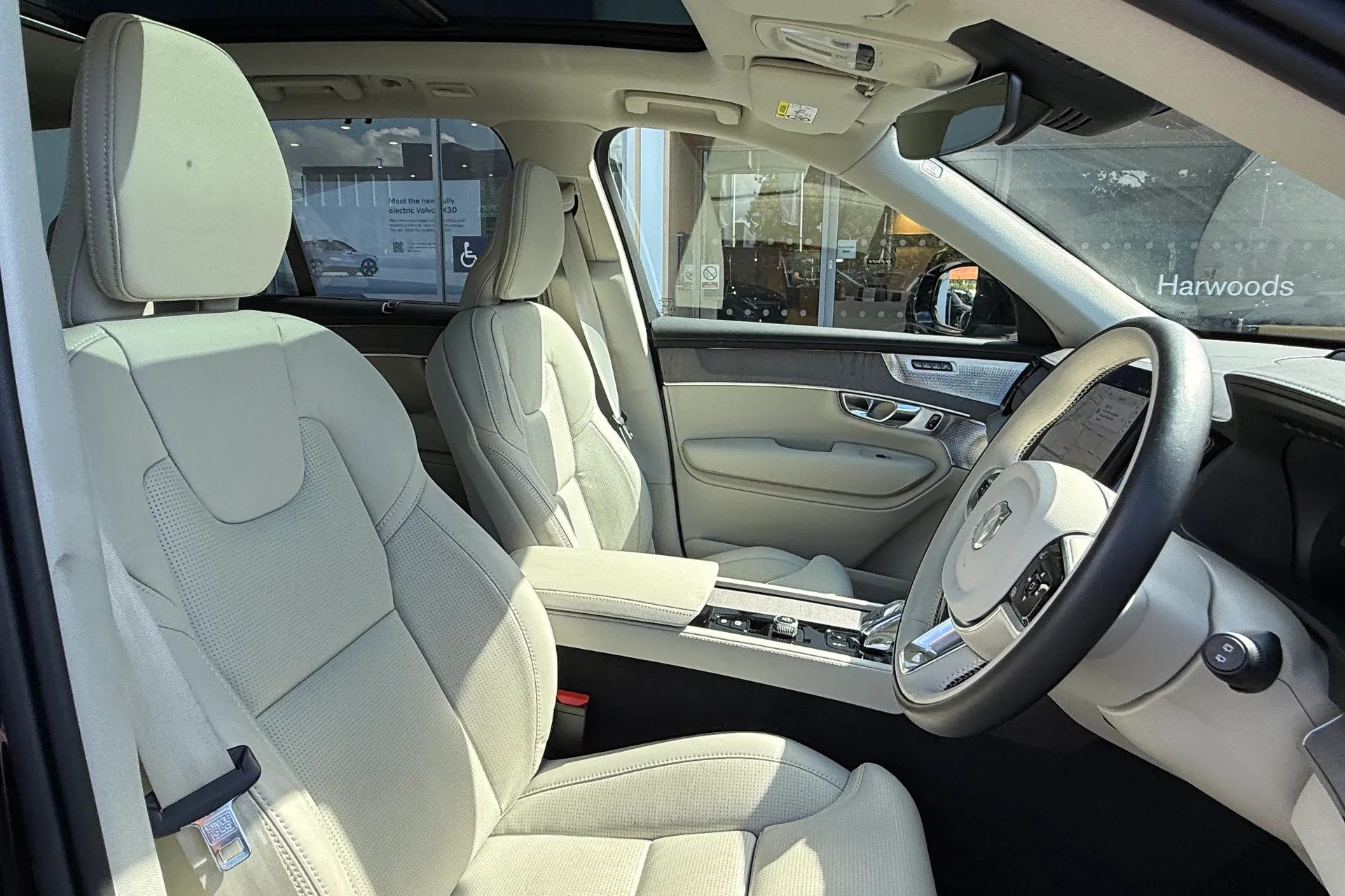 Volvo XC90 thumbnail image number 28