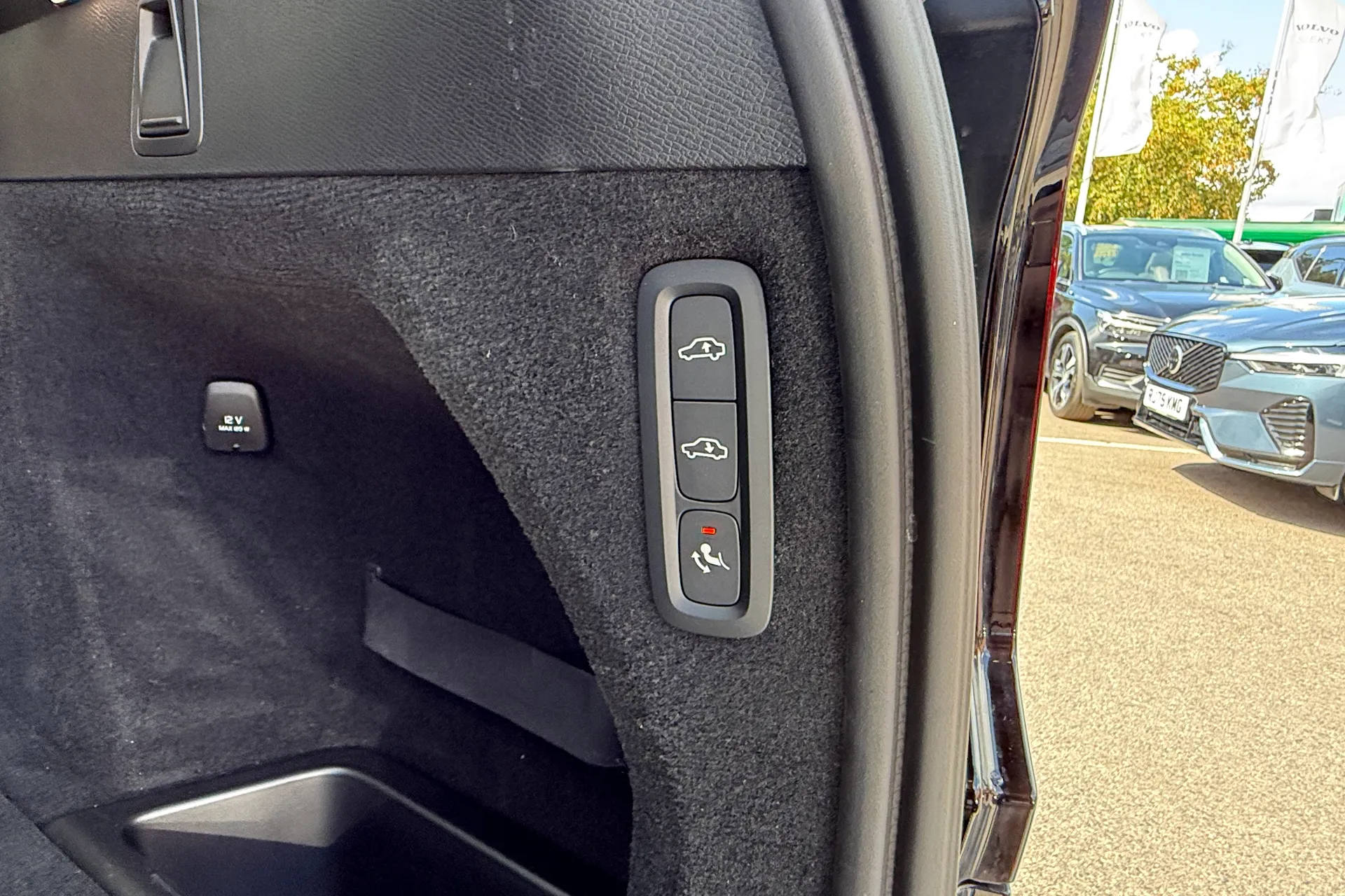 Volvo XC90 thumbnail image number 25