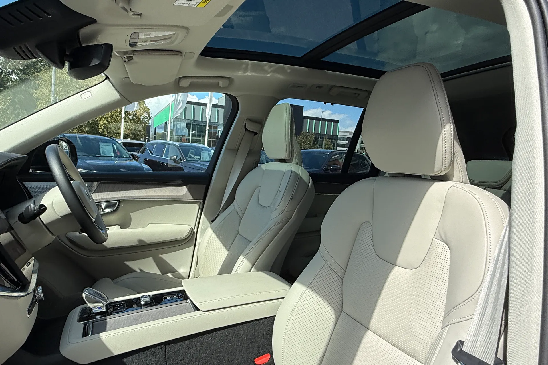 Volvo XC90 thumbnail image number 30