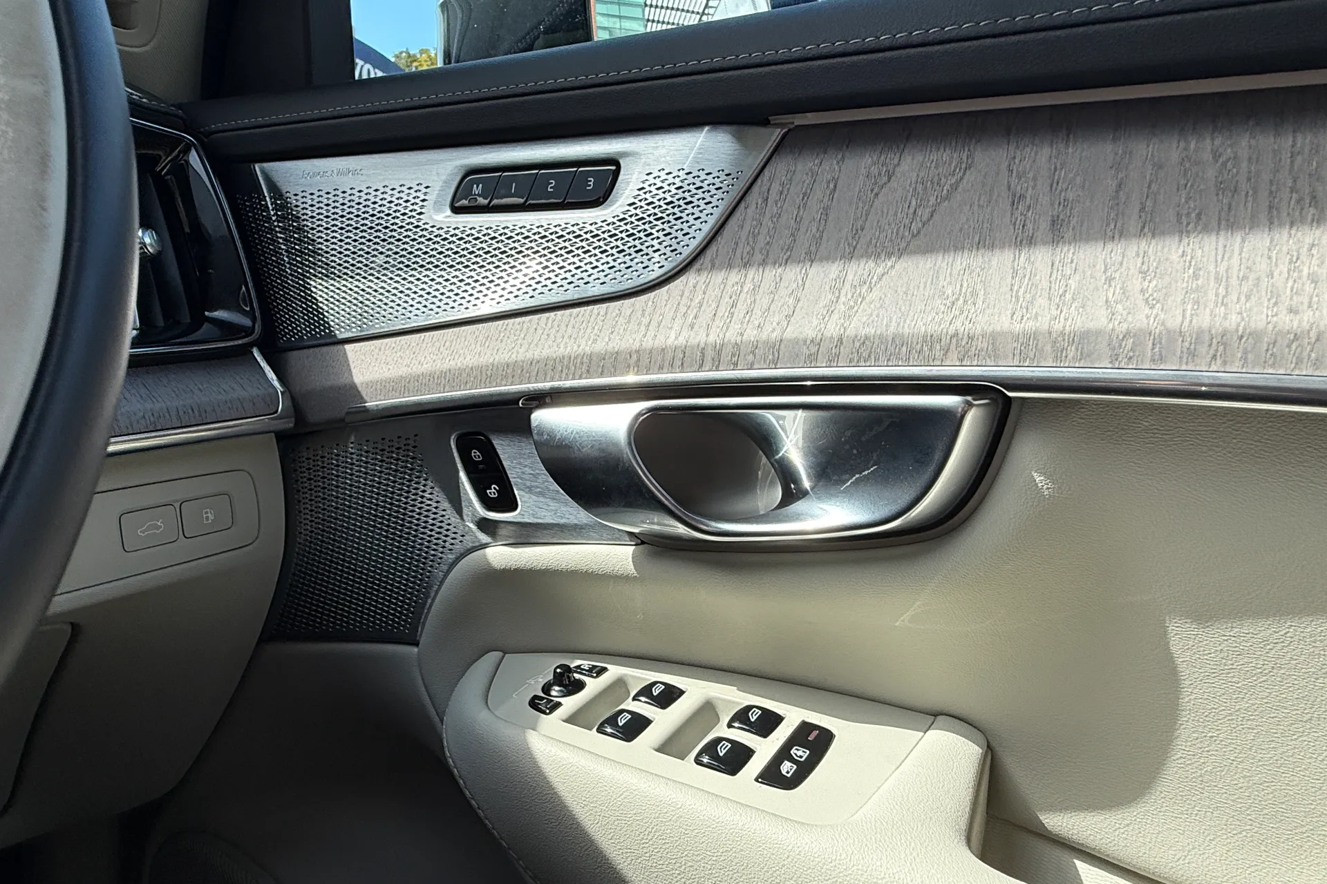 Volvo XC90 thumbnail image number 44