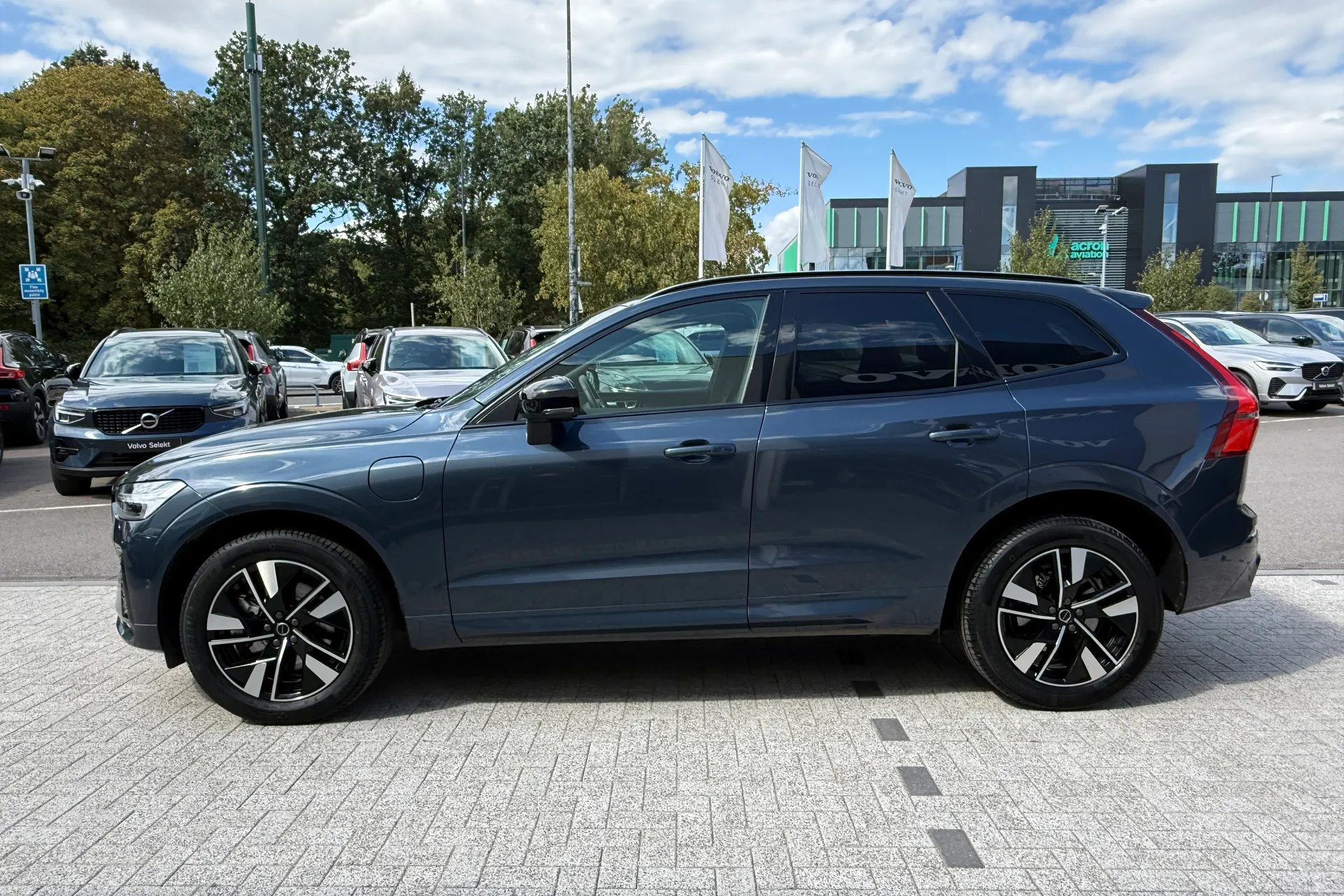 Volvo XC60 thumbnail image number 11