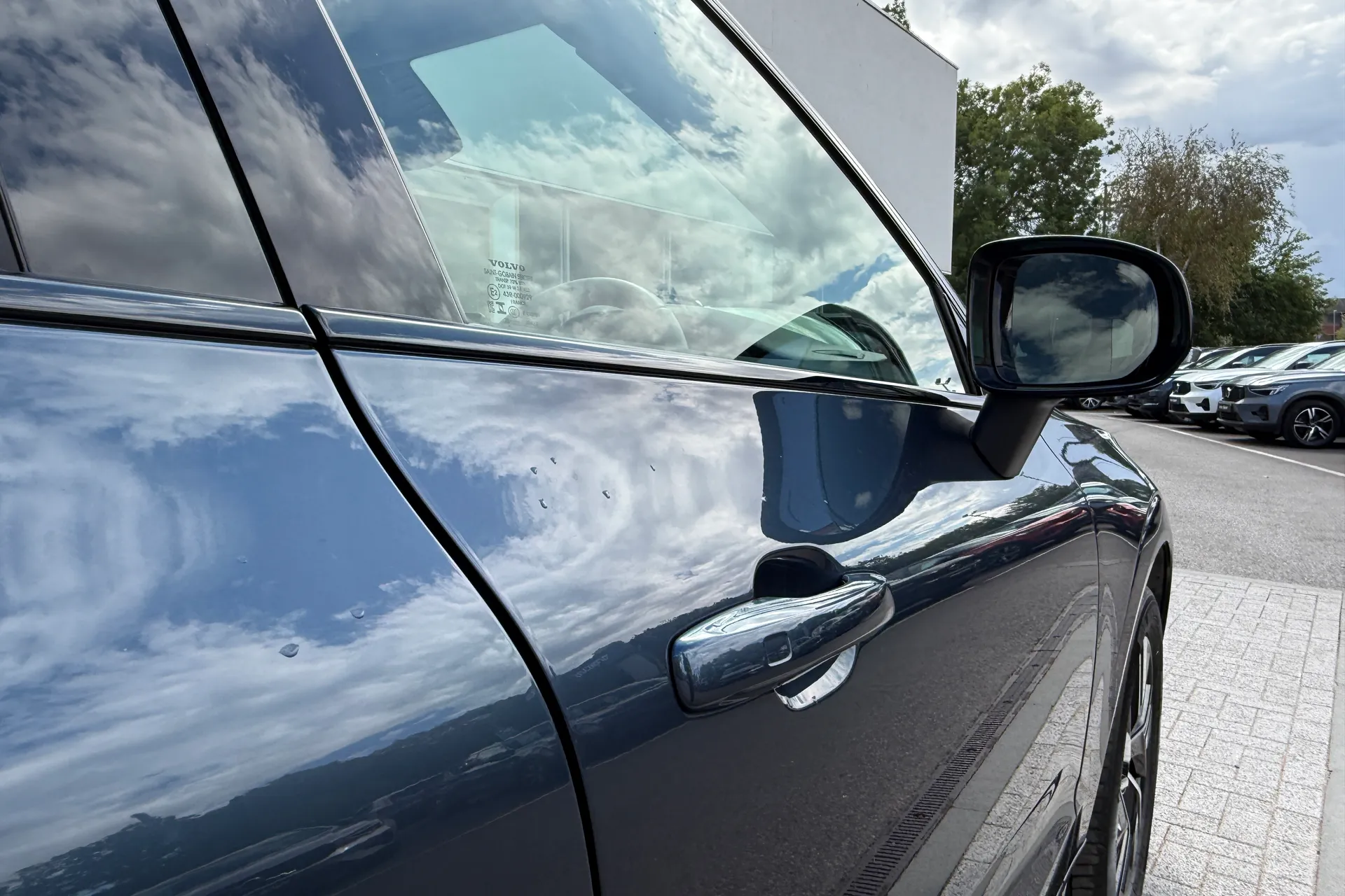 Volvo XC60 thumbnail image number 15