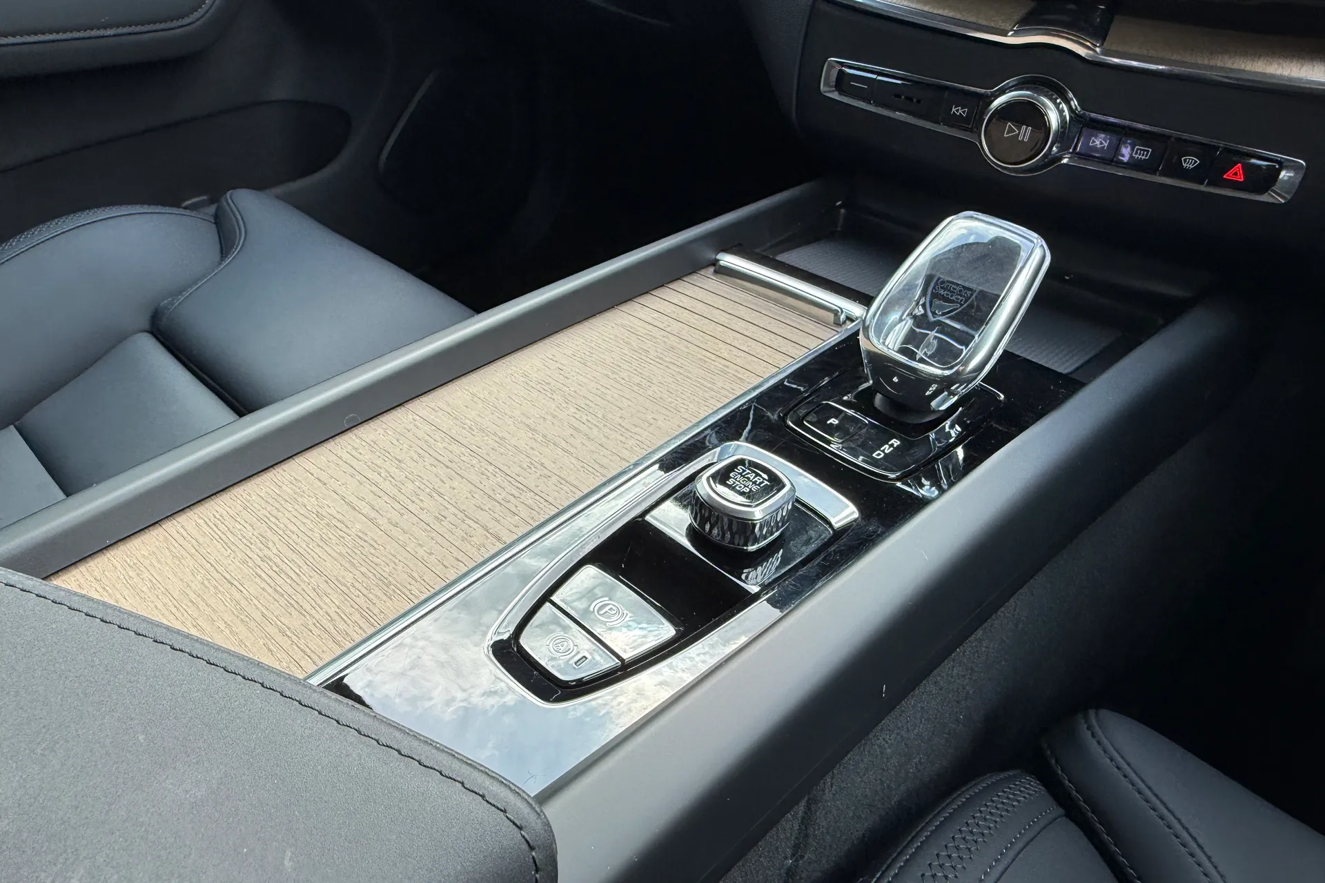 Volvo XC60 thumbnail image number 43
