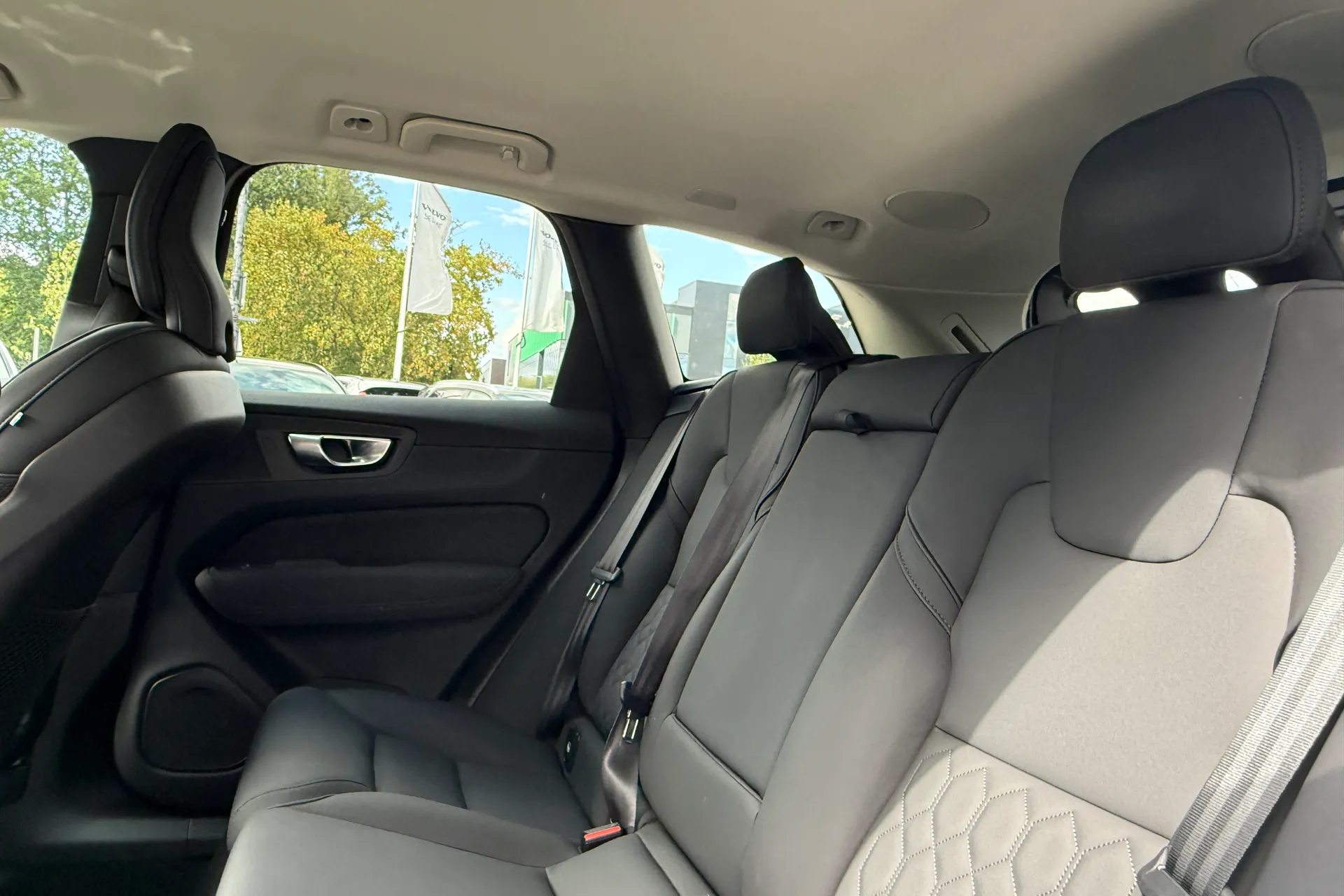 Volvo XC60 thumbnail image number 30